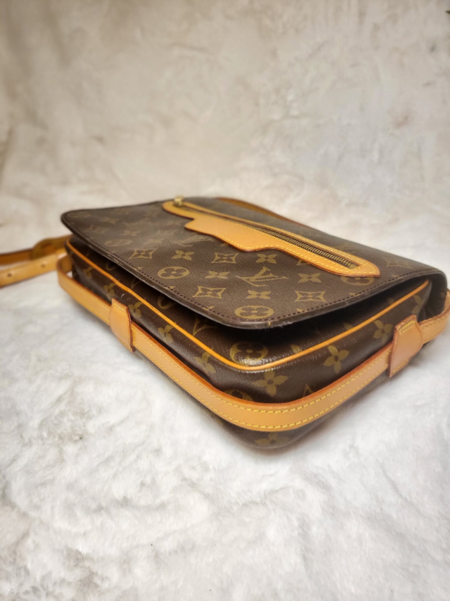 Authentic pre-owned Louis Vuitton Saint Germain 28 crossbody shoulder bag