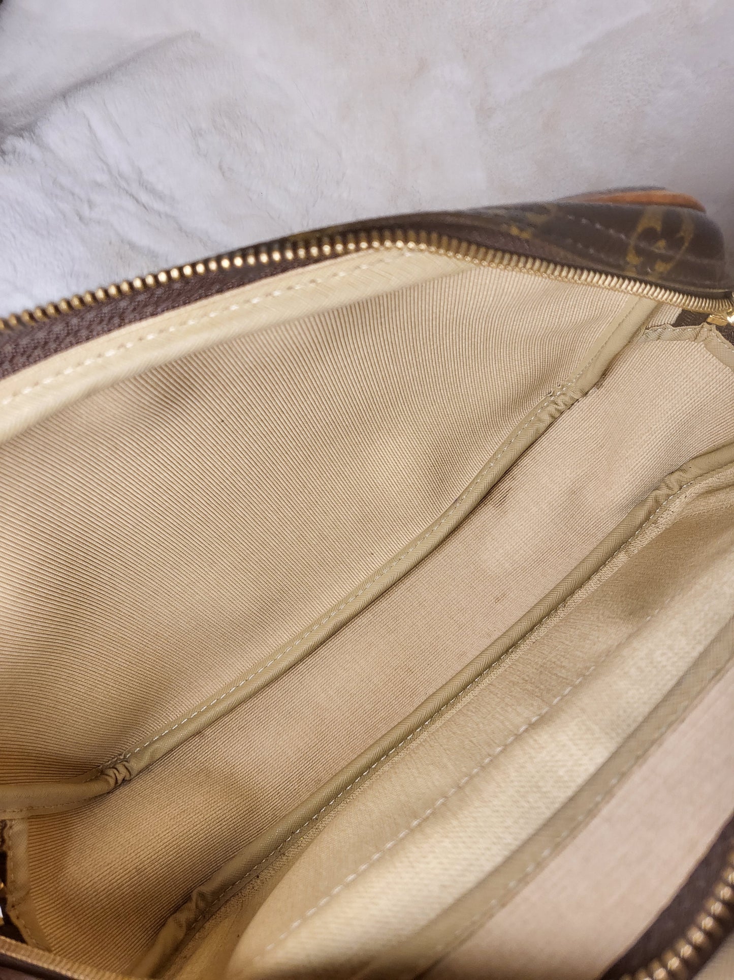 Authentic pre-owned Louis Vuitton Reporter pm crossbody shoulder bag