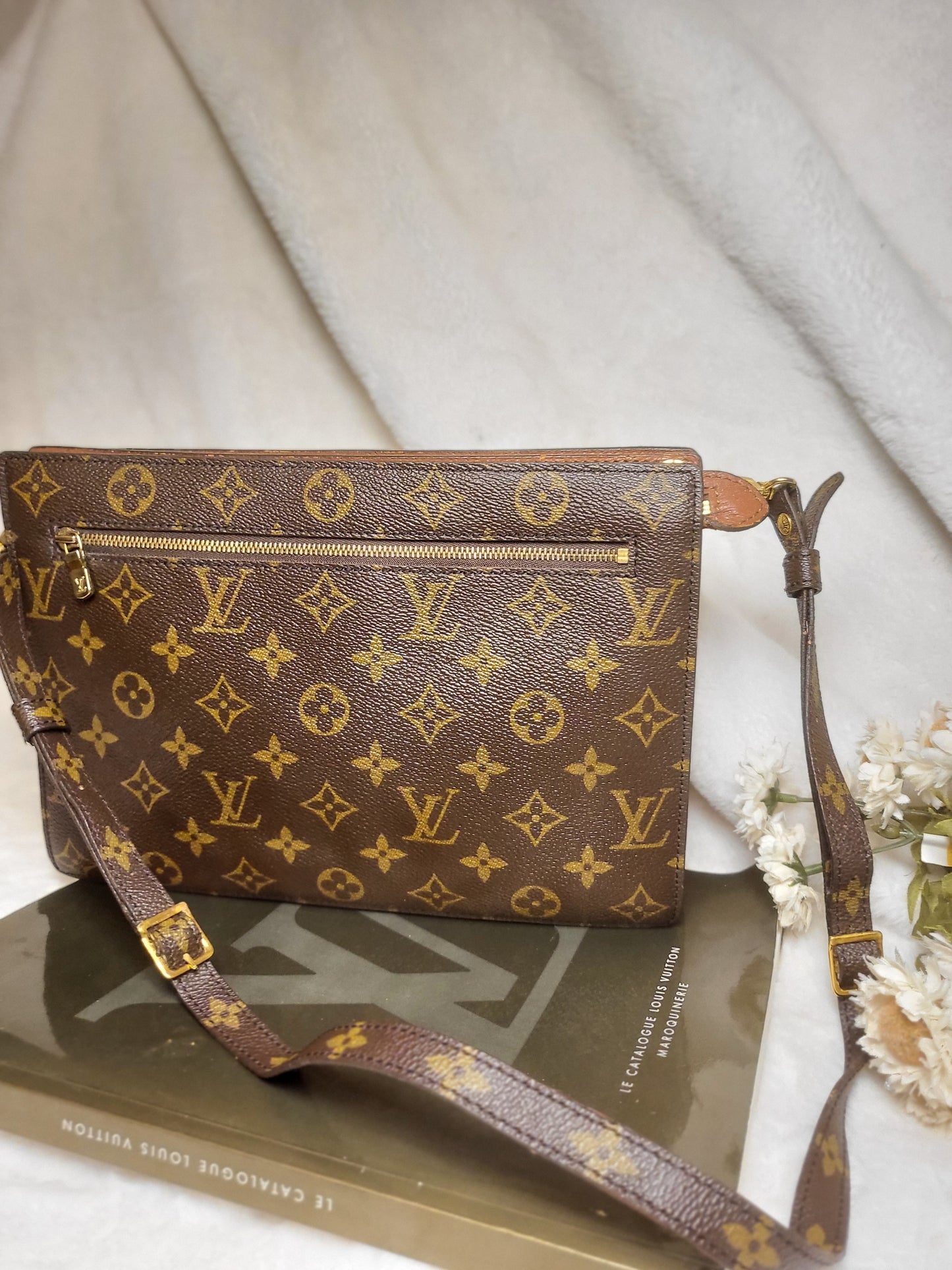Authentic pre-owned Louis Vuitton Enghien monogram crossbody shoulder bag