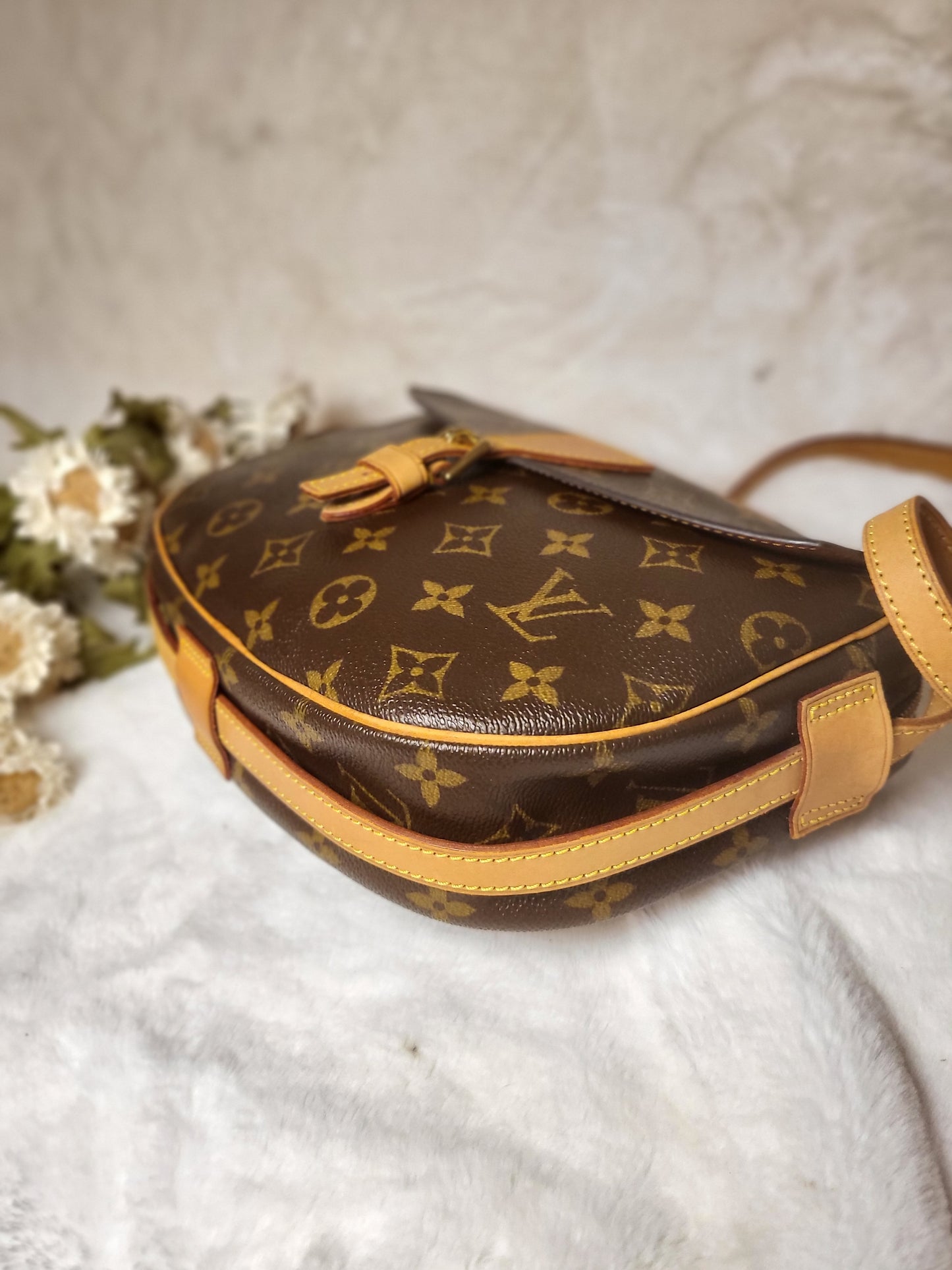 Authentic pre-owned Louis Vuitton Jeune Fille mm crossbody shoulder bag