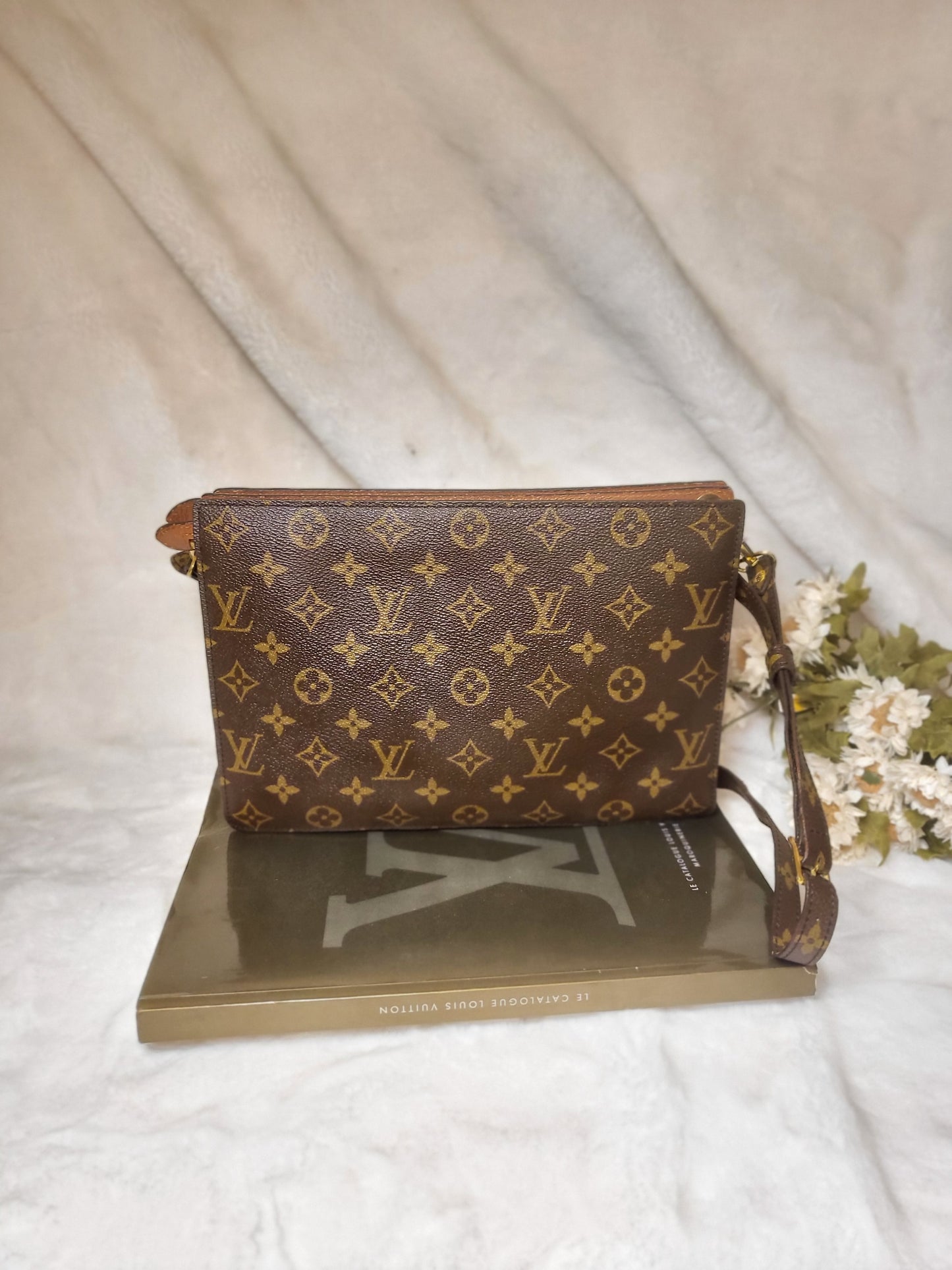 Authentic pre-owned Louis Vuitton Enghien monogram crossbody shoulder bag