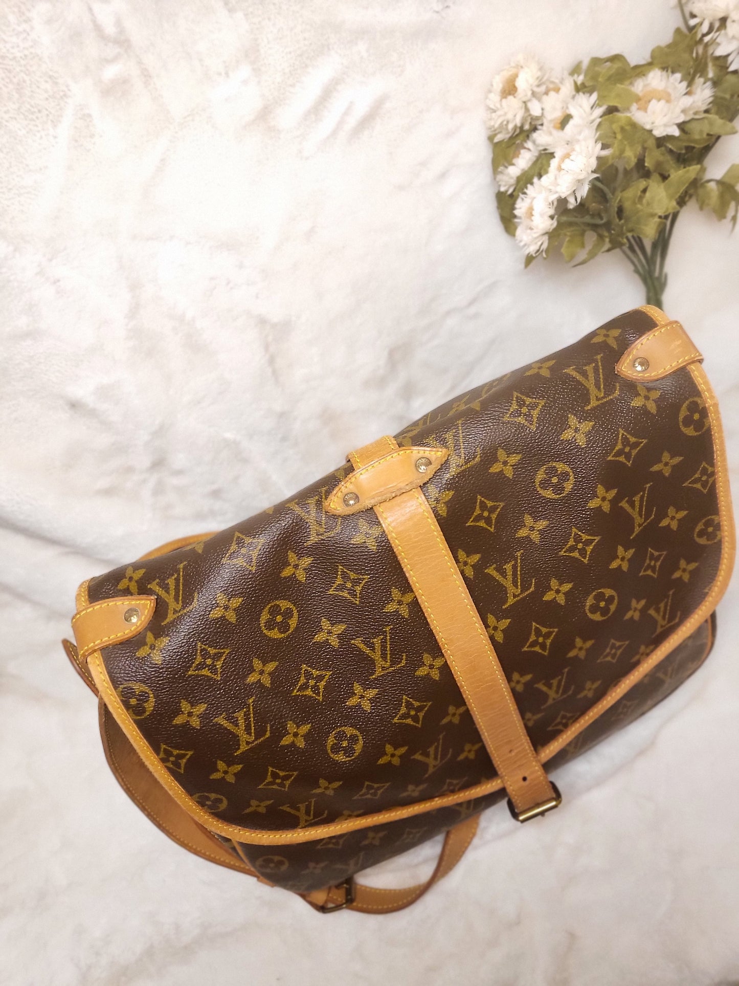 Authentic pre-owned Louis Vuitton Saumur 35 crossbody shoulder bag