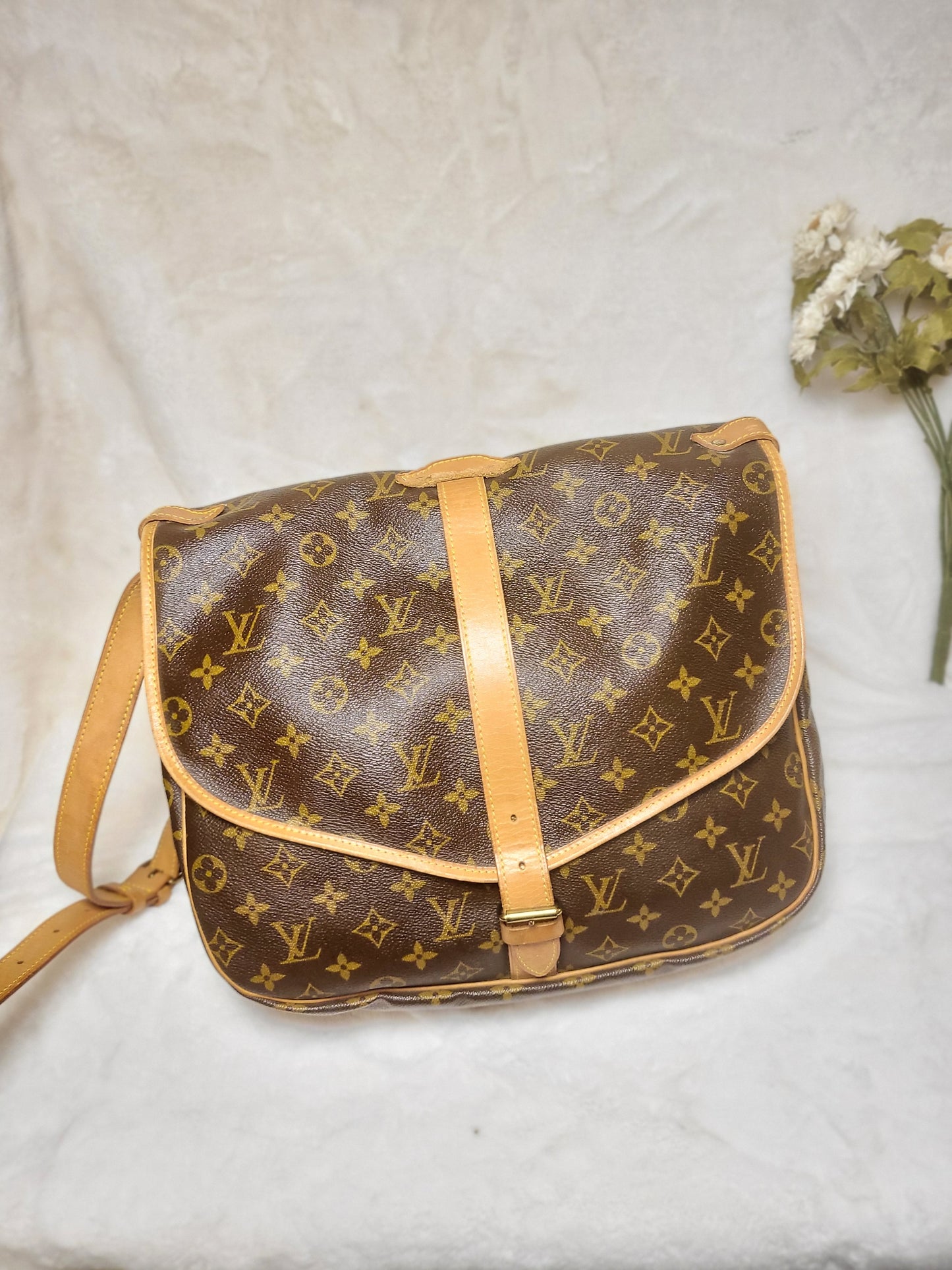 Authentic pre-owned Louis Vuitton Saumur 35 crossbody shoulder bag