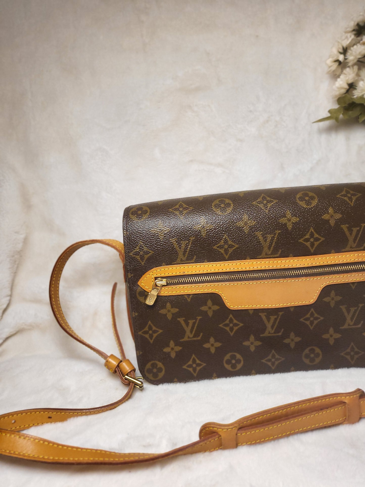 Authentic pre-owned Louis Vuitton Saint Germain 28 crossbody shoulder bag