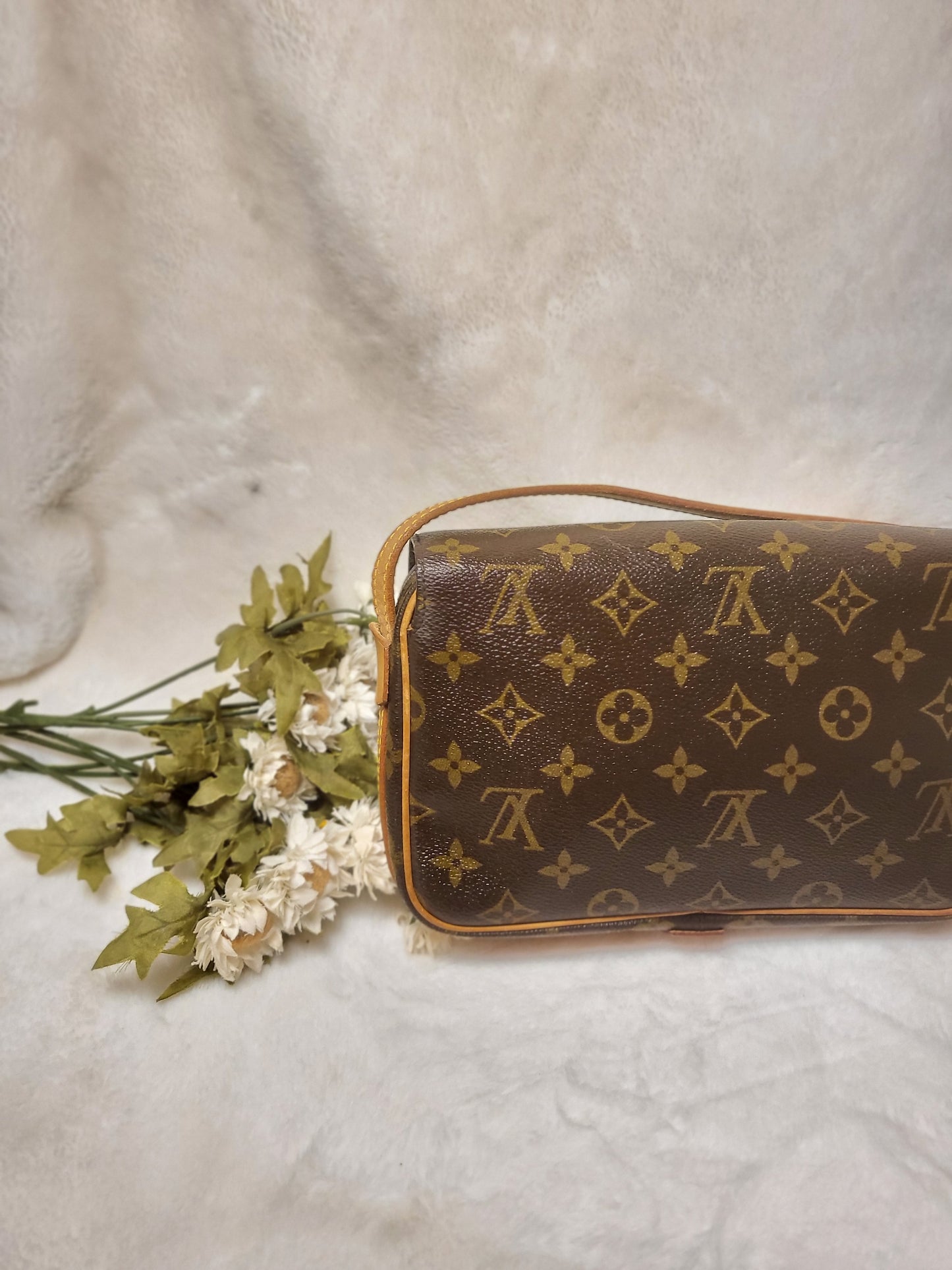 Authentic pre-owned Louis Vuitton Saint Germain 23 crossbody shoulder bag