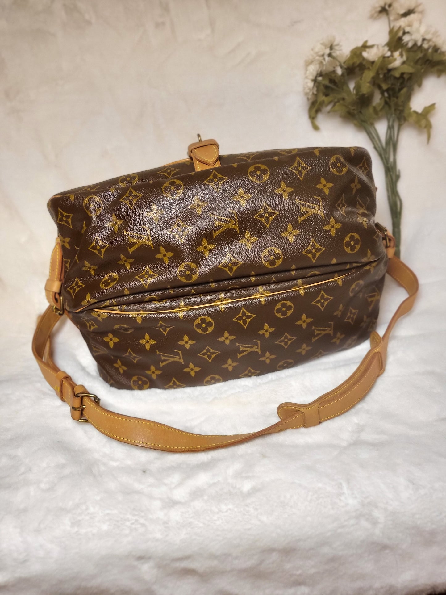 Authentic pre-owned Louis Vuitton Saumur 35 crossbody shoulder bag