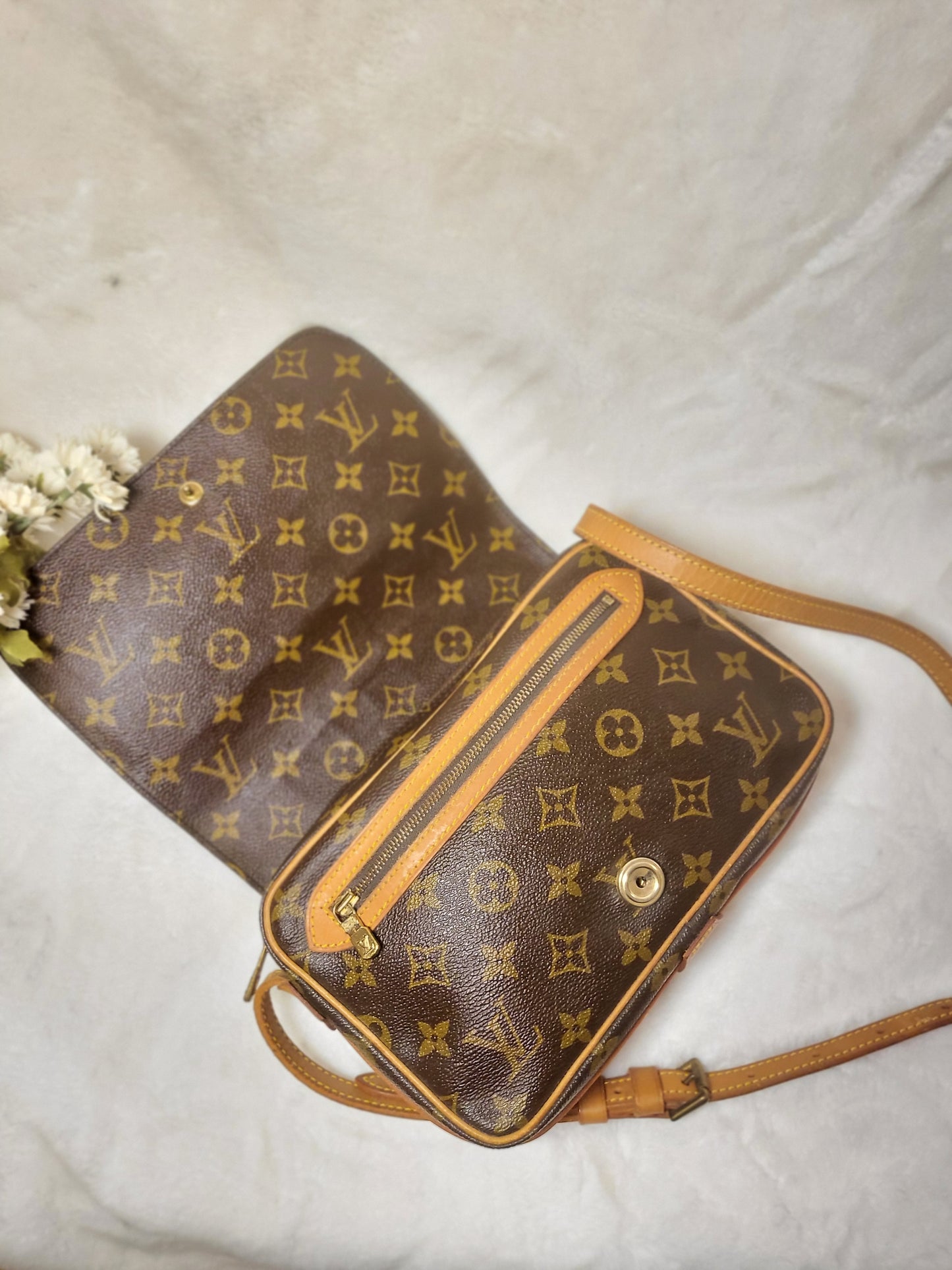 Authentic pre-owned Louis Vuitton Saint Germain 23 crossbody shoulder bag