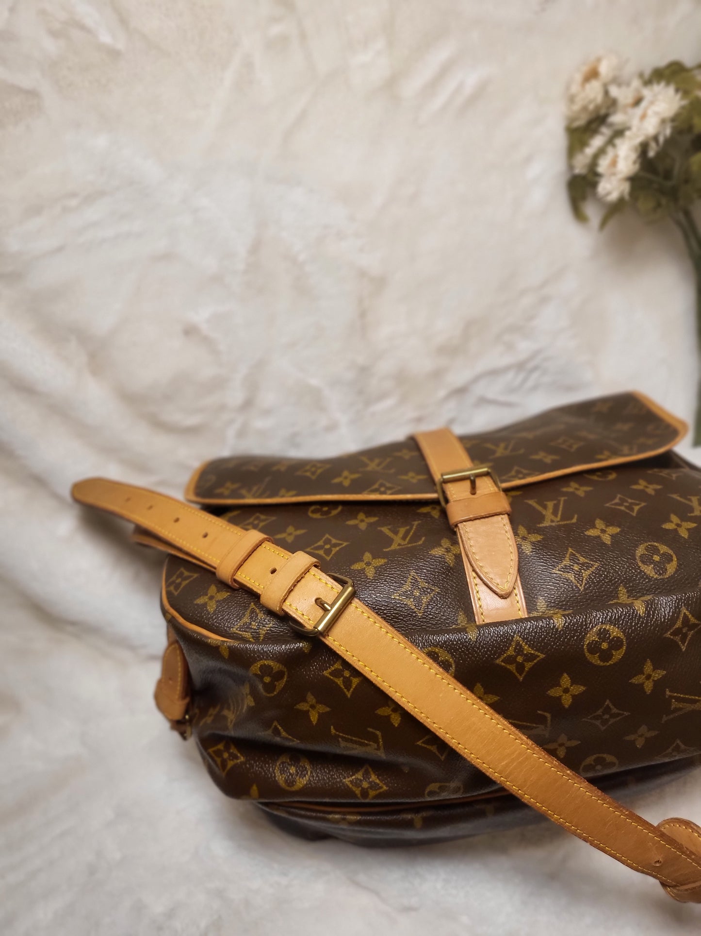 Authentic pre-owned Louis Vuitton Saumur 35 crossbody shoulder bag