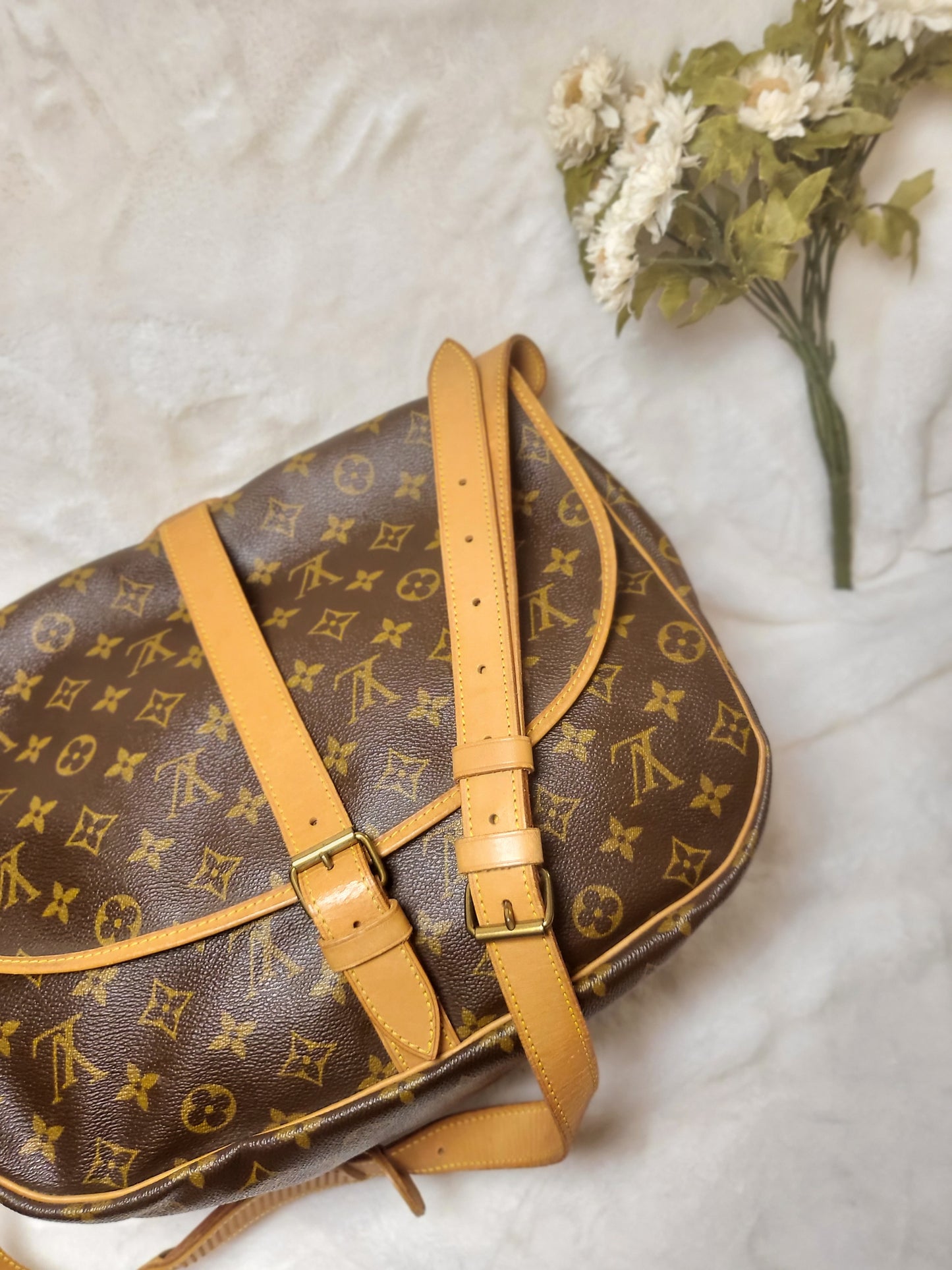 Authentic pre-owned Louis Vuitton Saumur 35 crossbody shoulder bag