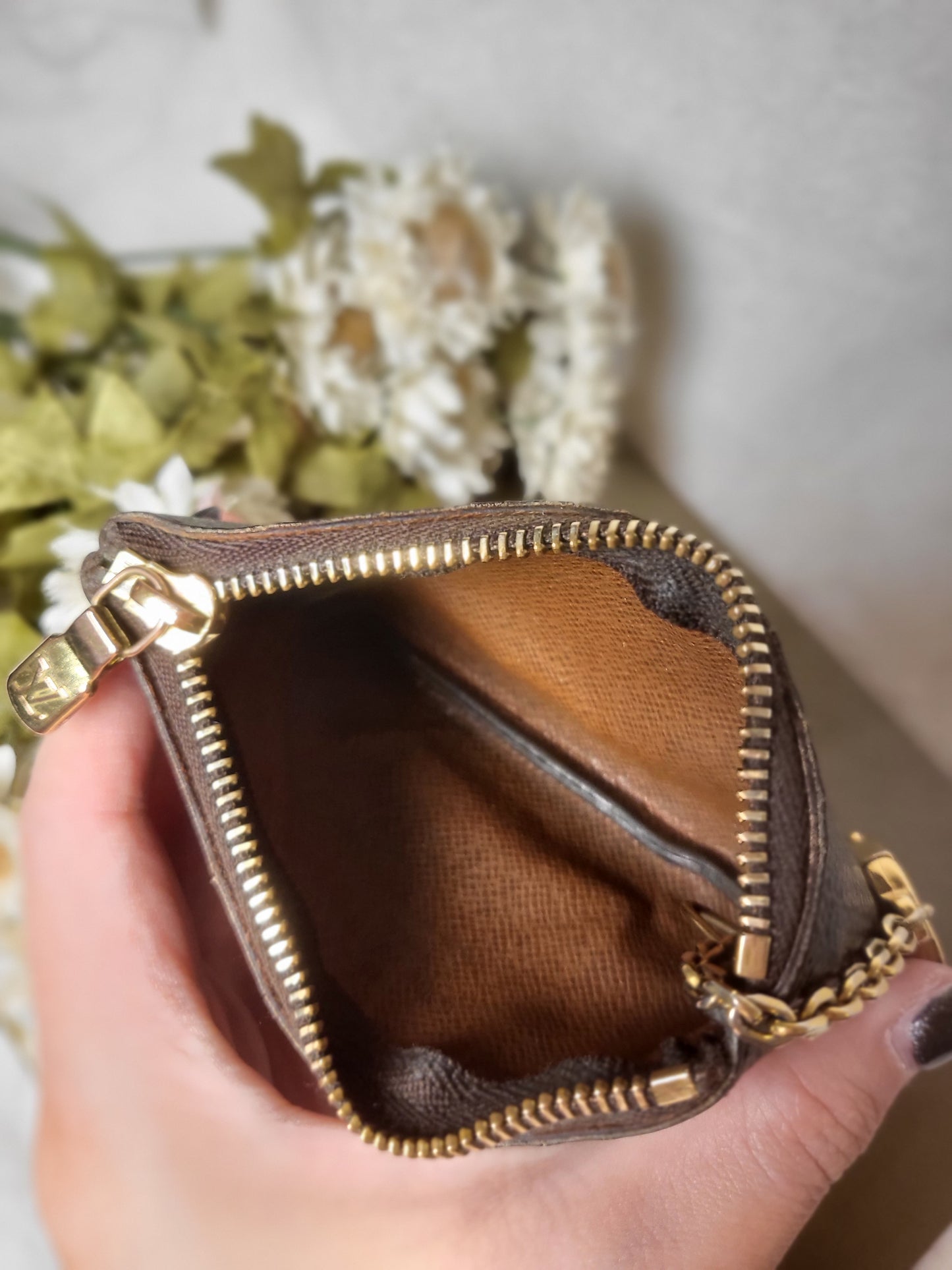 Authentic pre-owned Louis Vuitton key cle pouch