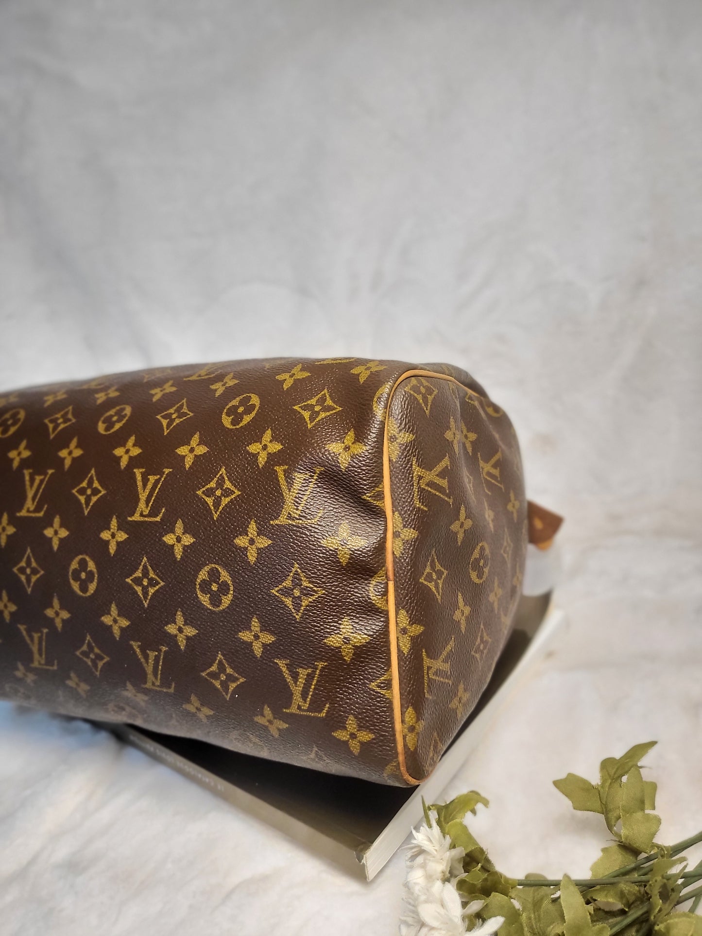 Authentic pre-owned Louis Vuitton speedy 30