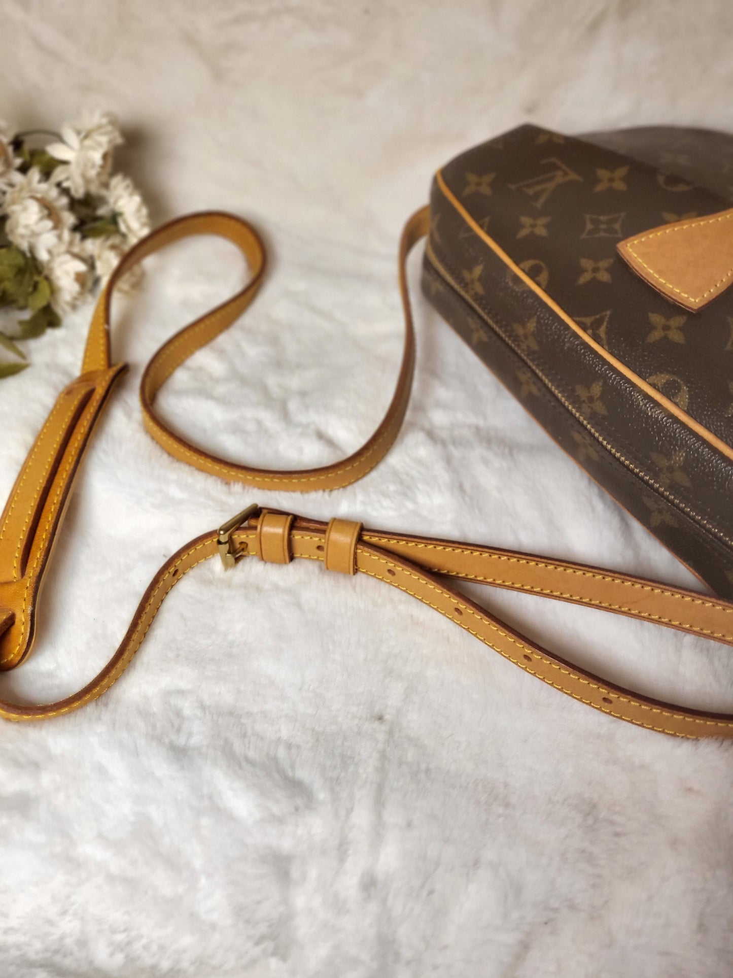 Authentic pre-owned Louis Vuitton Jeune Fille mm crossbody shoulder bag