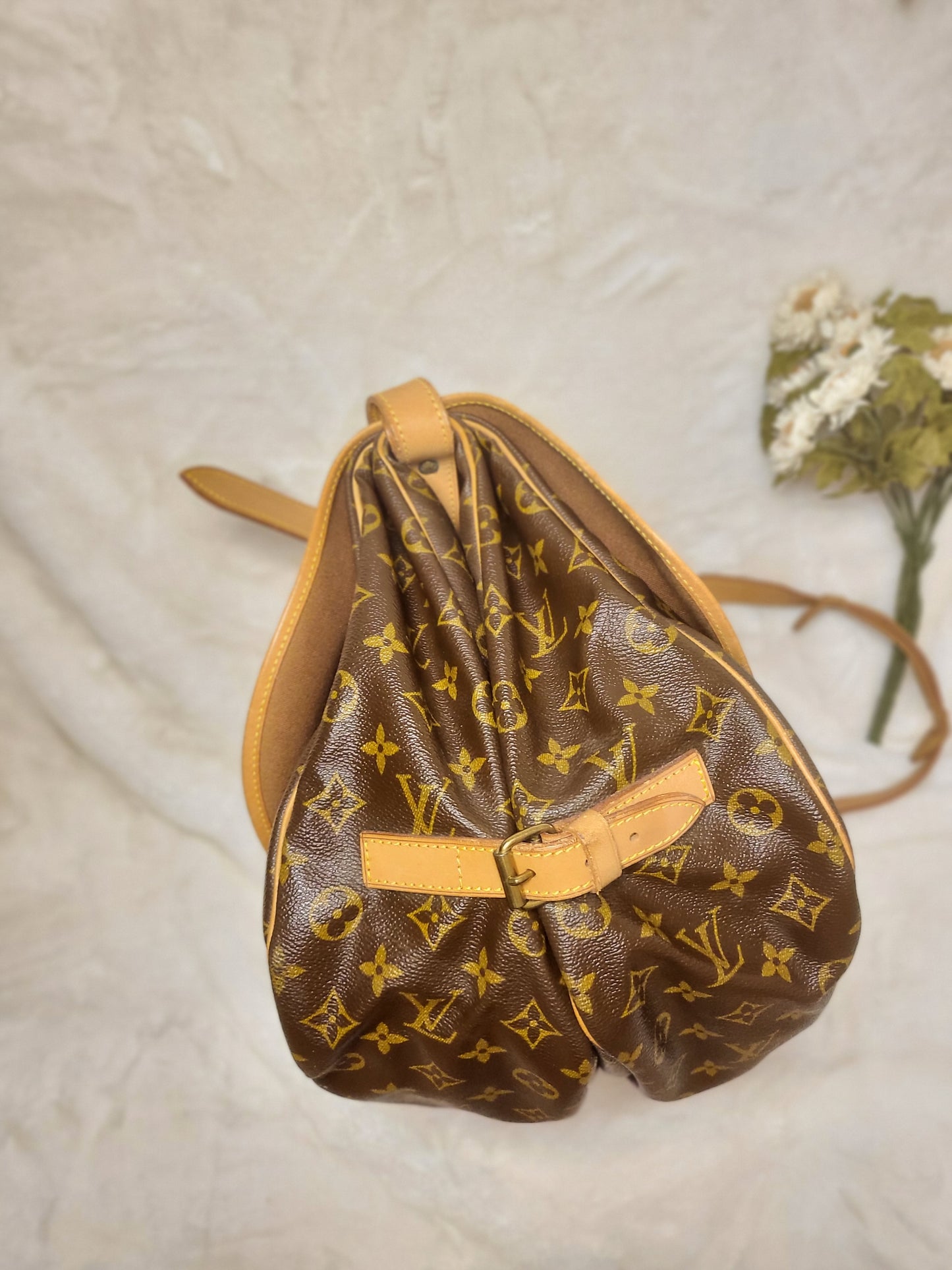 Authentic pre-owned Louis Vuitton Saumur 35 crossbody shoulder bag