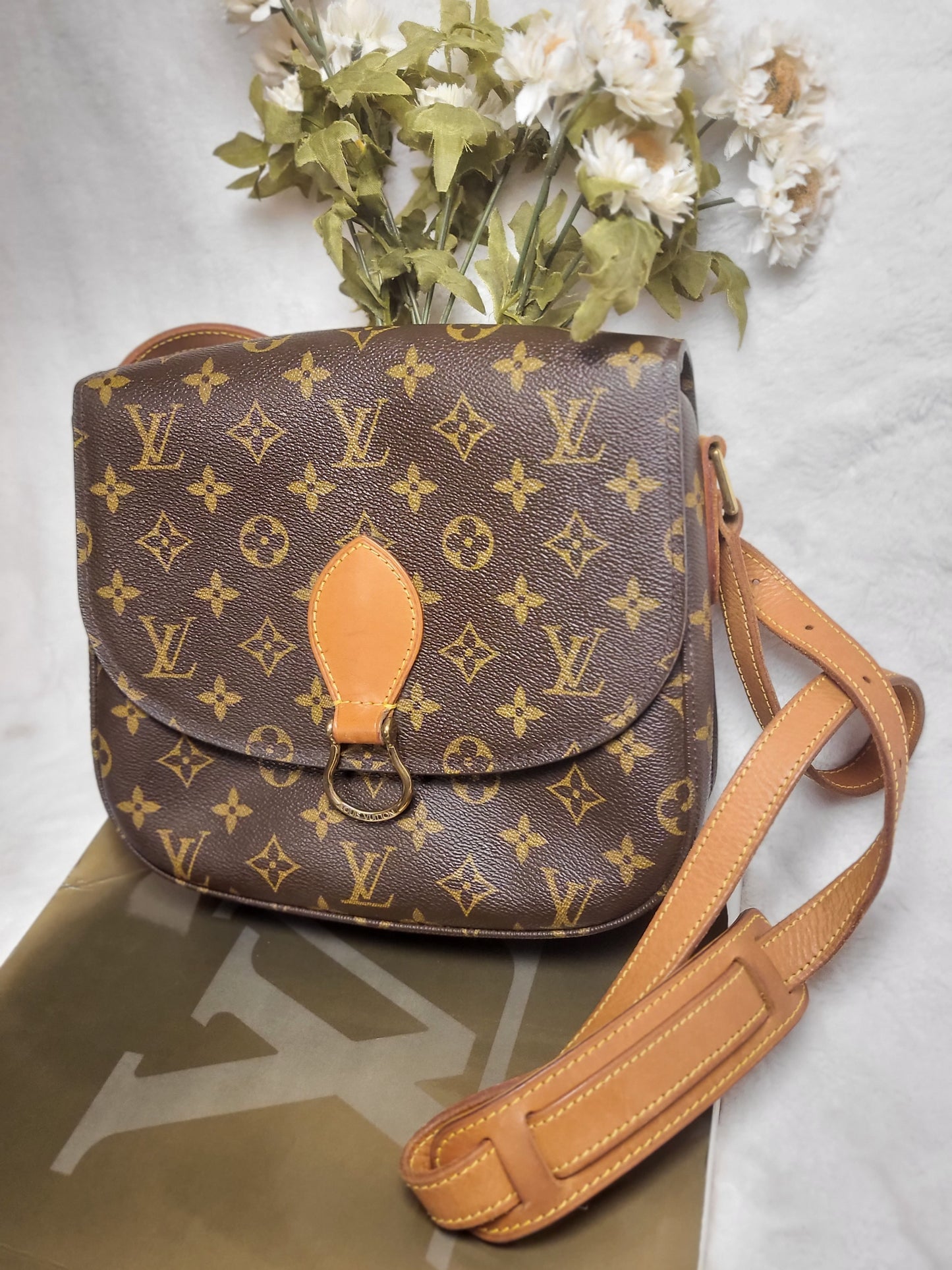Authentic pre-owned Louis Vuitton Saint Cloud GM crossbody shoulder bag