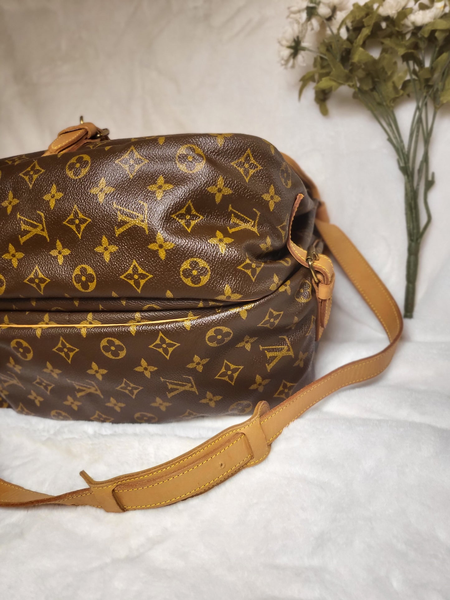 Authentic pre-owned Louis Vuitton Saumur 35 crossbody shoulder bag
