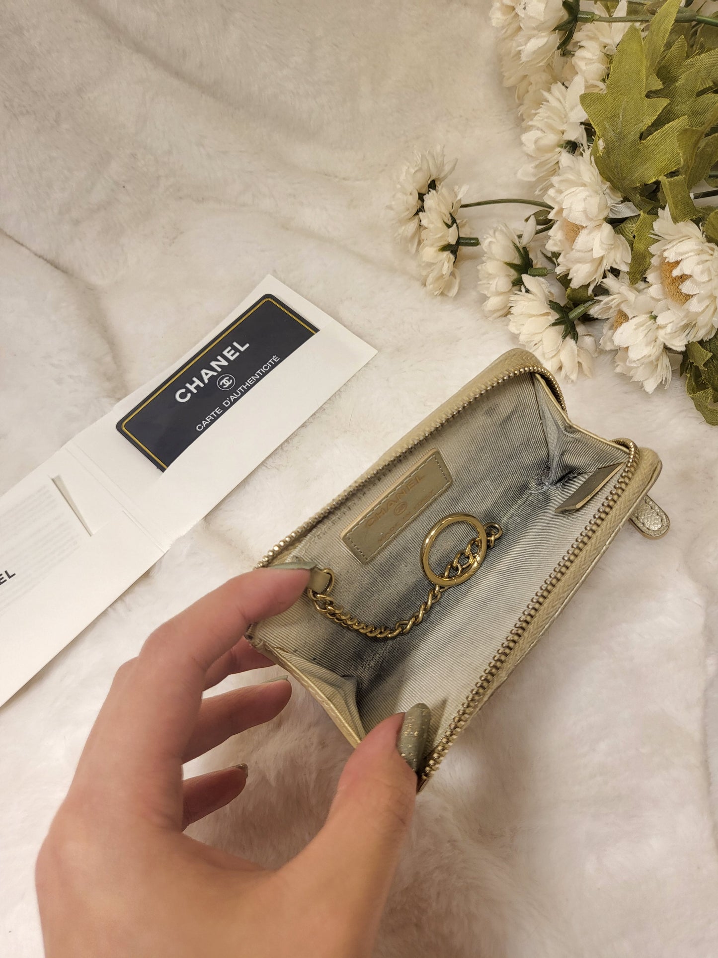 Authentic pre-owned Chanel zippy key cle coin purse card holder