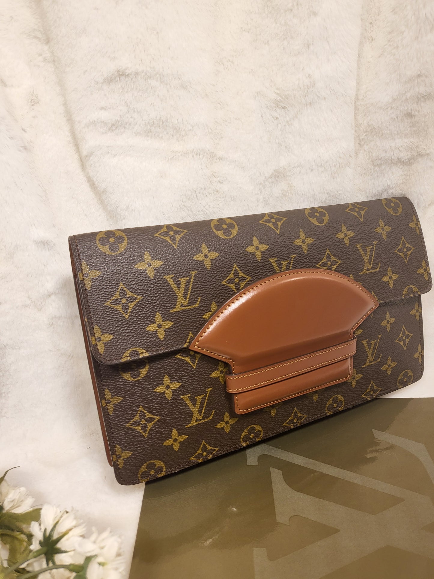 Authentic pre-owned Louis Vuitton chaillot clutch
