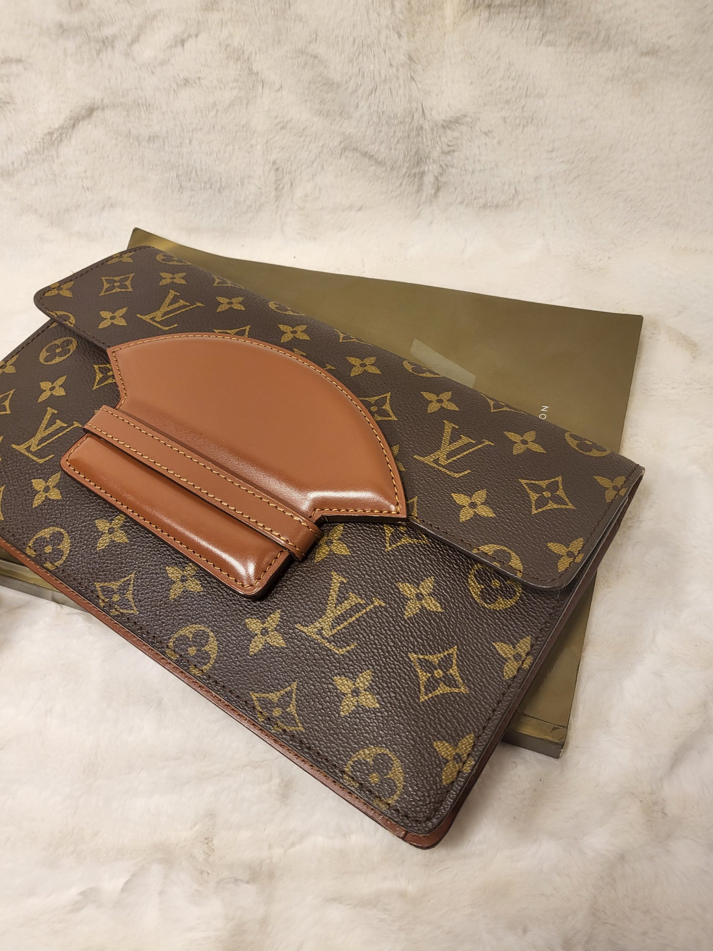 Authentic pre-owned Louis Vuitton chaillot clutch