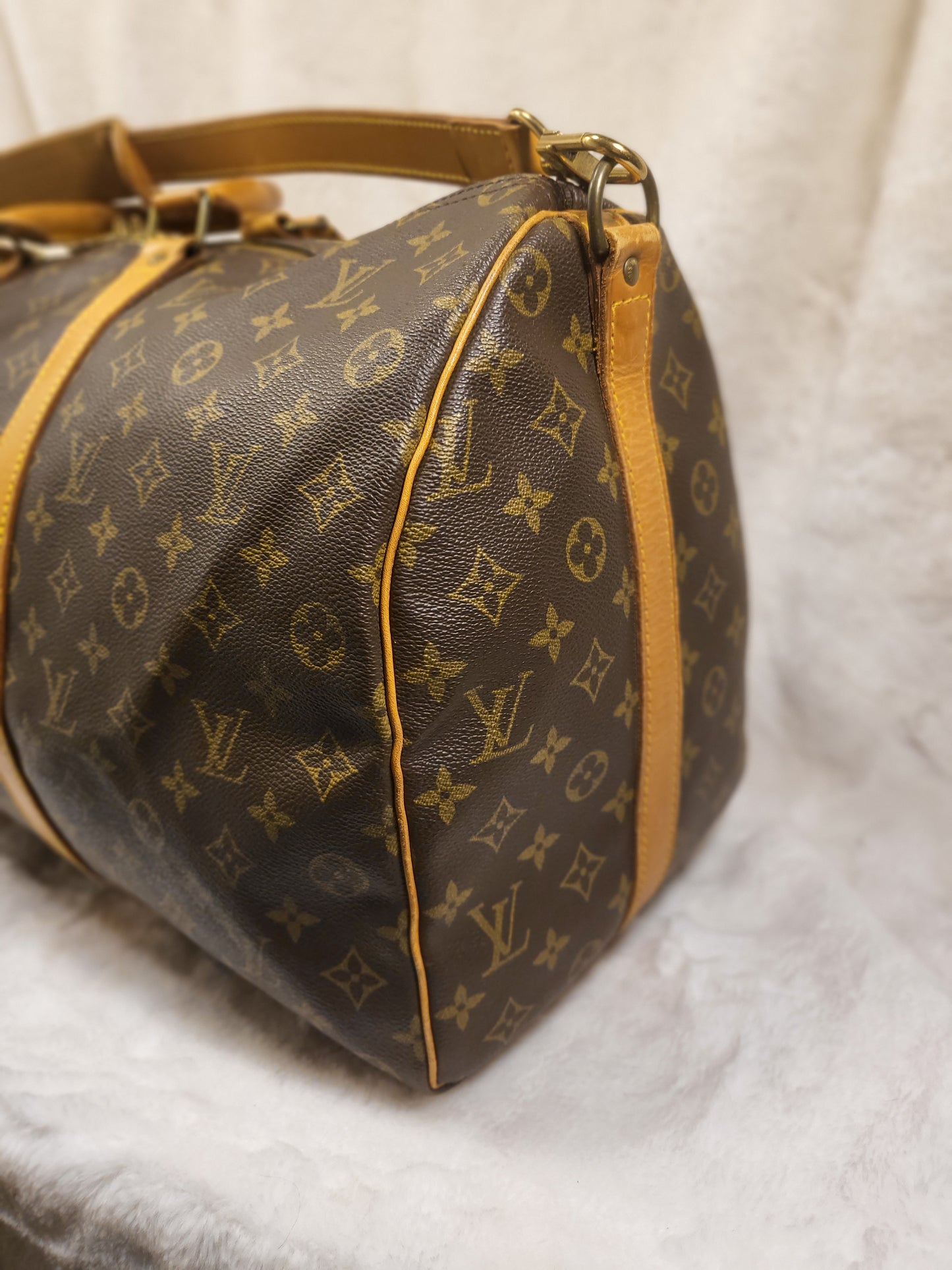 Authentic pre-owned Louis Vuitton Keepall 50 bandoliere travel luggage bag