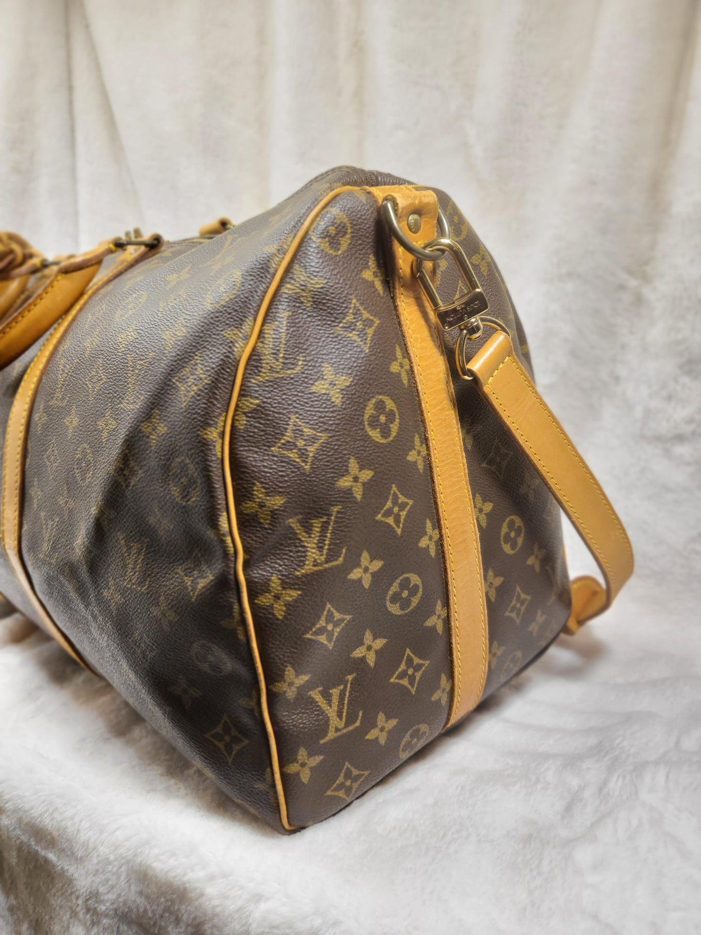 Authentic pre-owned Louis Vuitton Keepall 50 bandoliere travel luggage bag