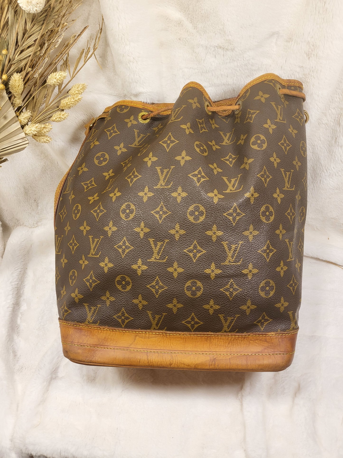 Authentic pre-owned Louis Vuitton Noe gm bucket shoulder bag