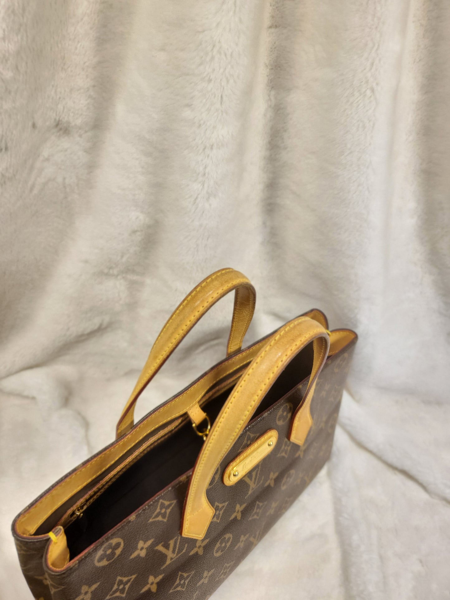 Authentic pre-owned Louis Vuitton Wilshire pm