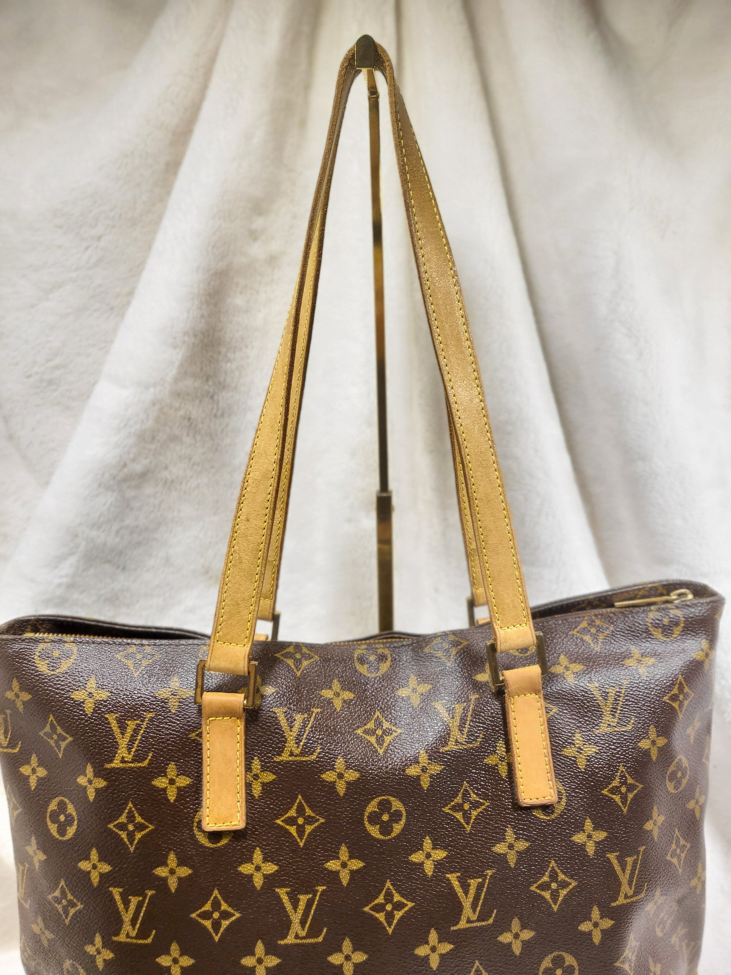 Authentic pre-owned Louis Vuitton Cabas Mezzo tote shoulder bag
