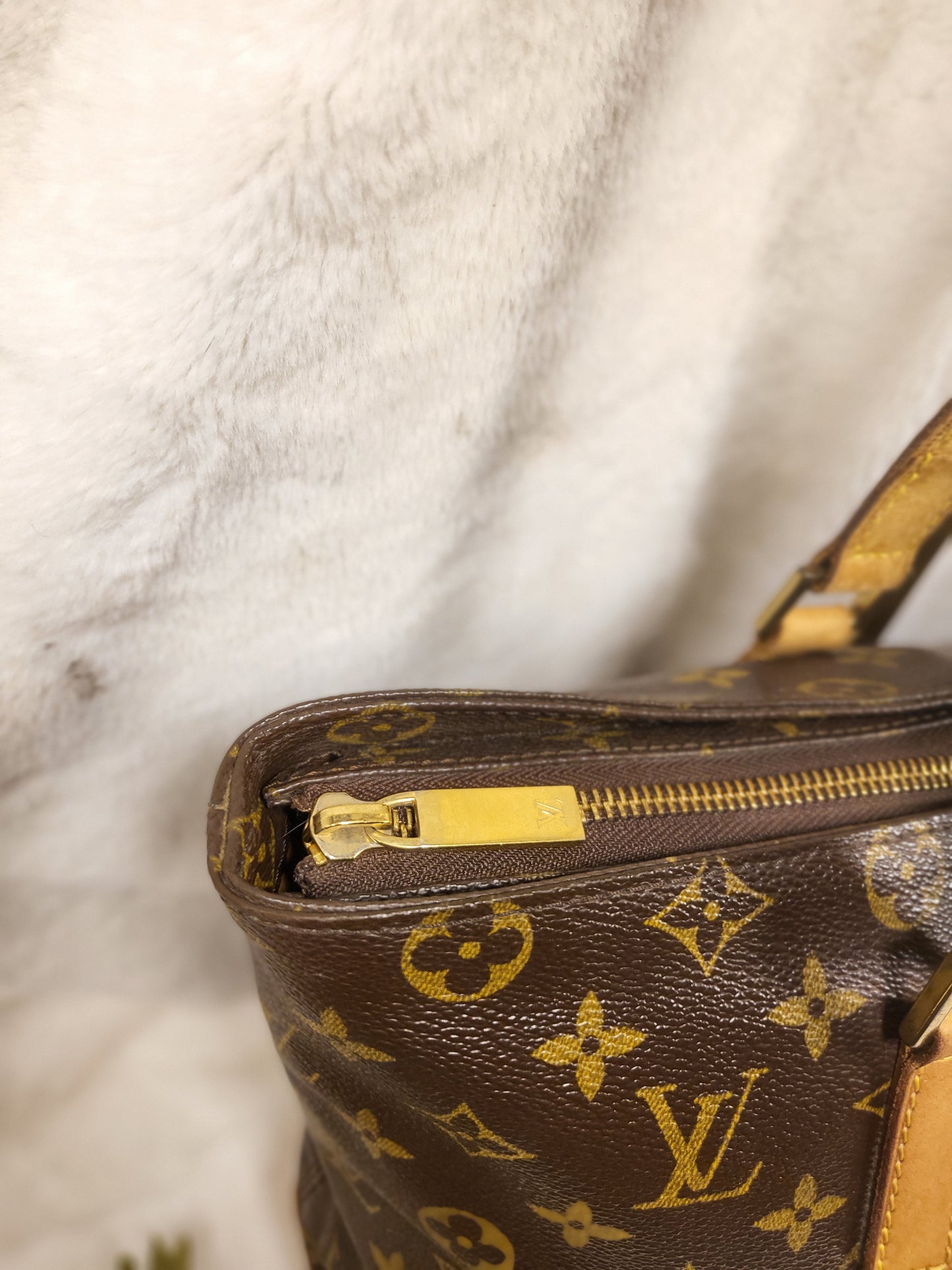 Authentic pre-owned Louis Vuitton Cabas Mezzo tote shoulder bag