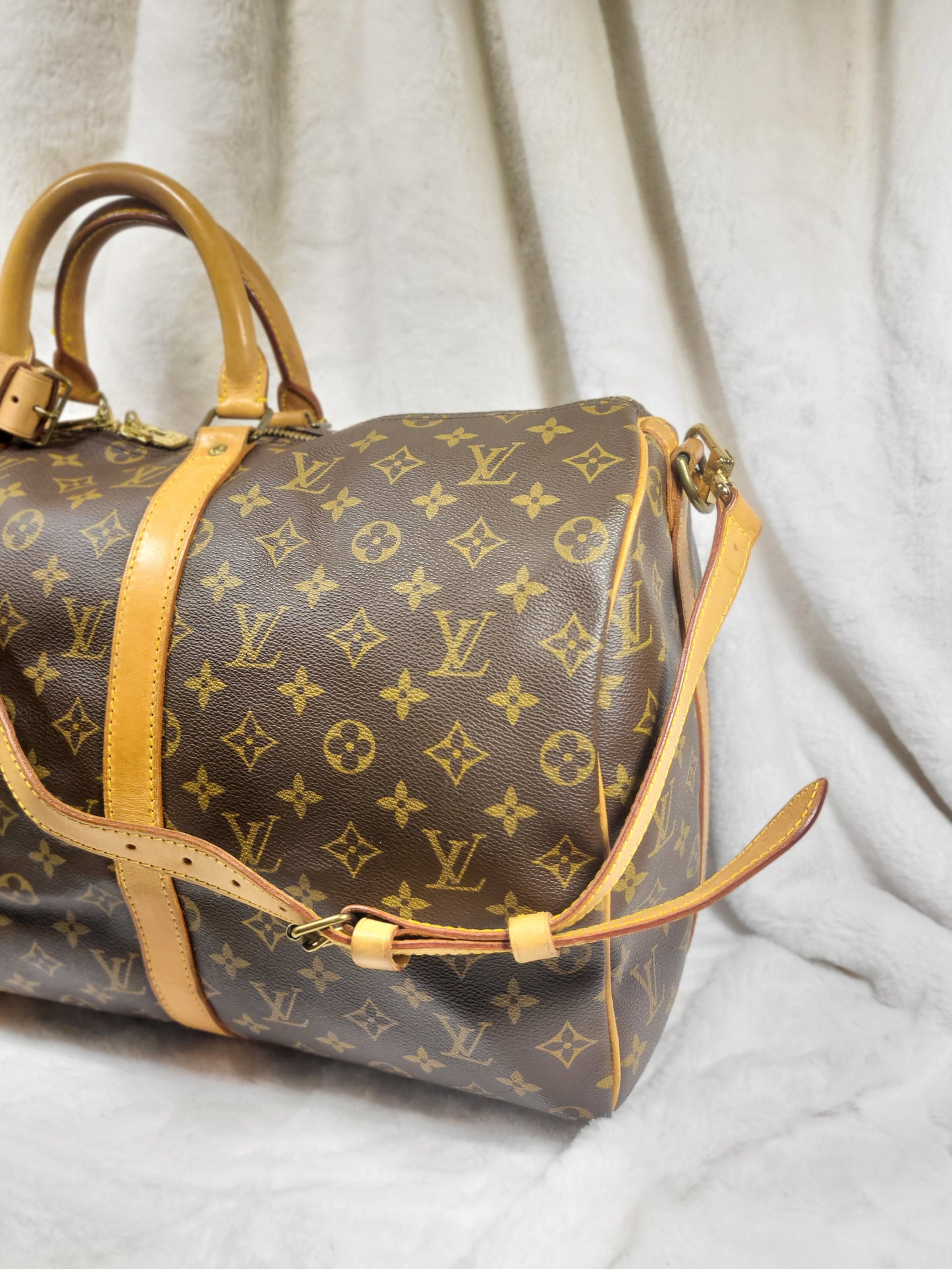 Authentic pre-owned Louis Vuitton Keepall 50 bandoliere travel luggage bag