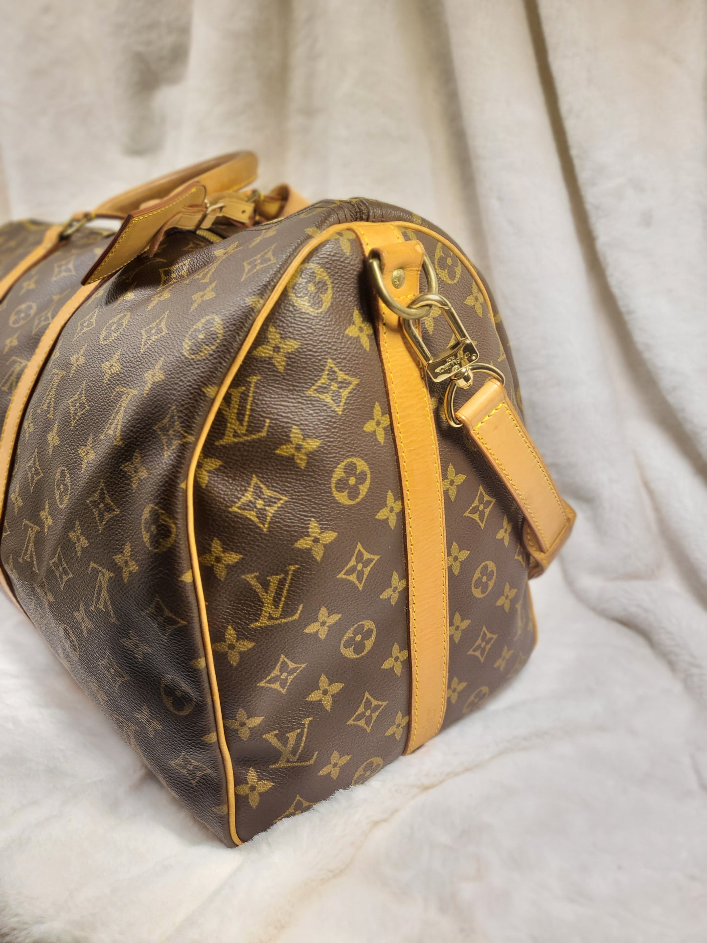 Authentic pre-owned Louis Vuitton Keepall 50 bandoliere travel luggage bag