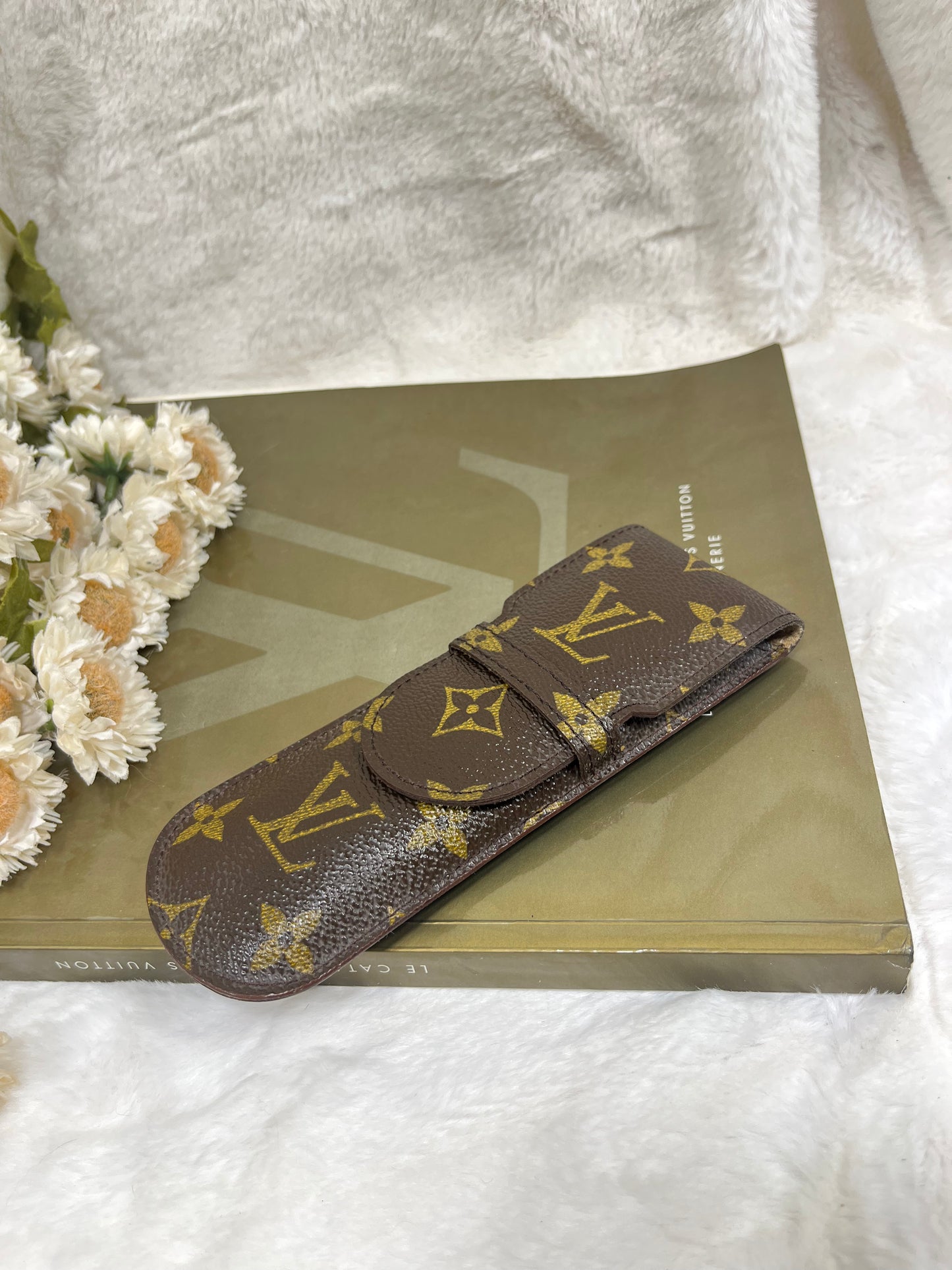 Authentic pre-owned Louis Vuitton pen/glasses case
