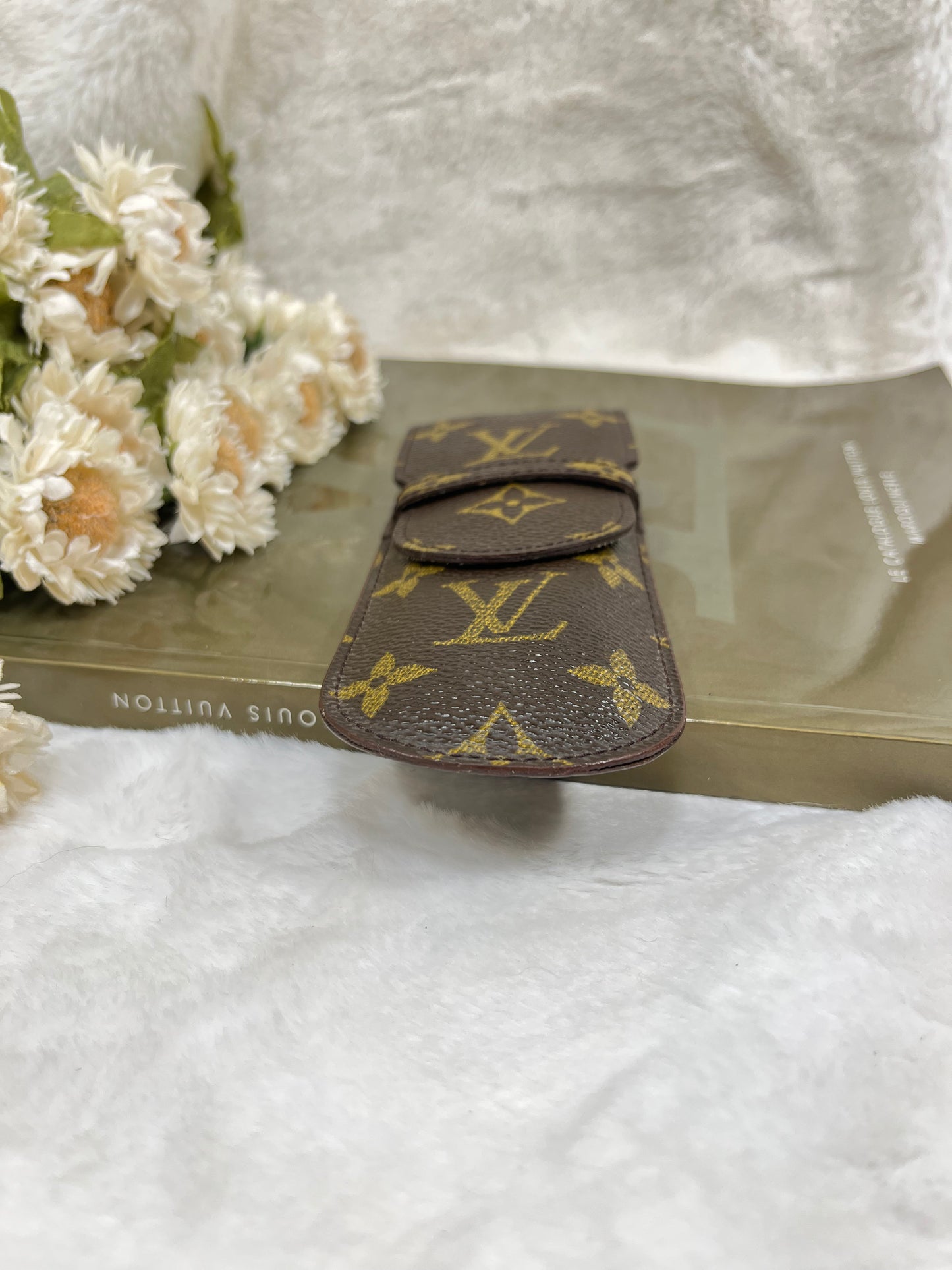 Authentic pre-owned Louis Vuitton pen/glasses case