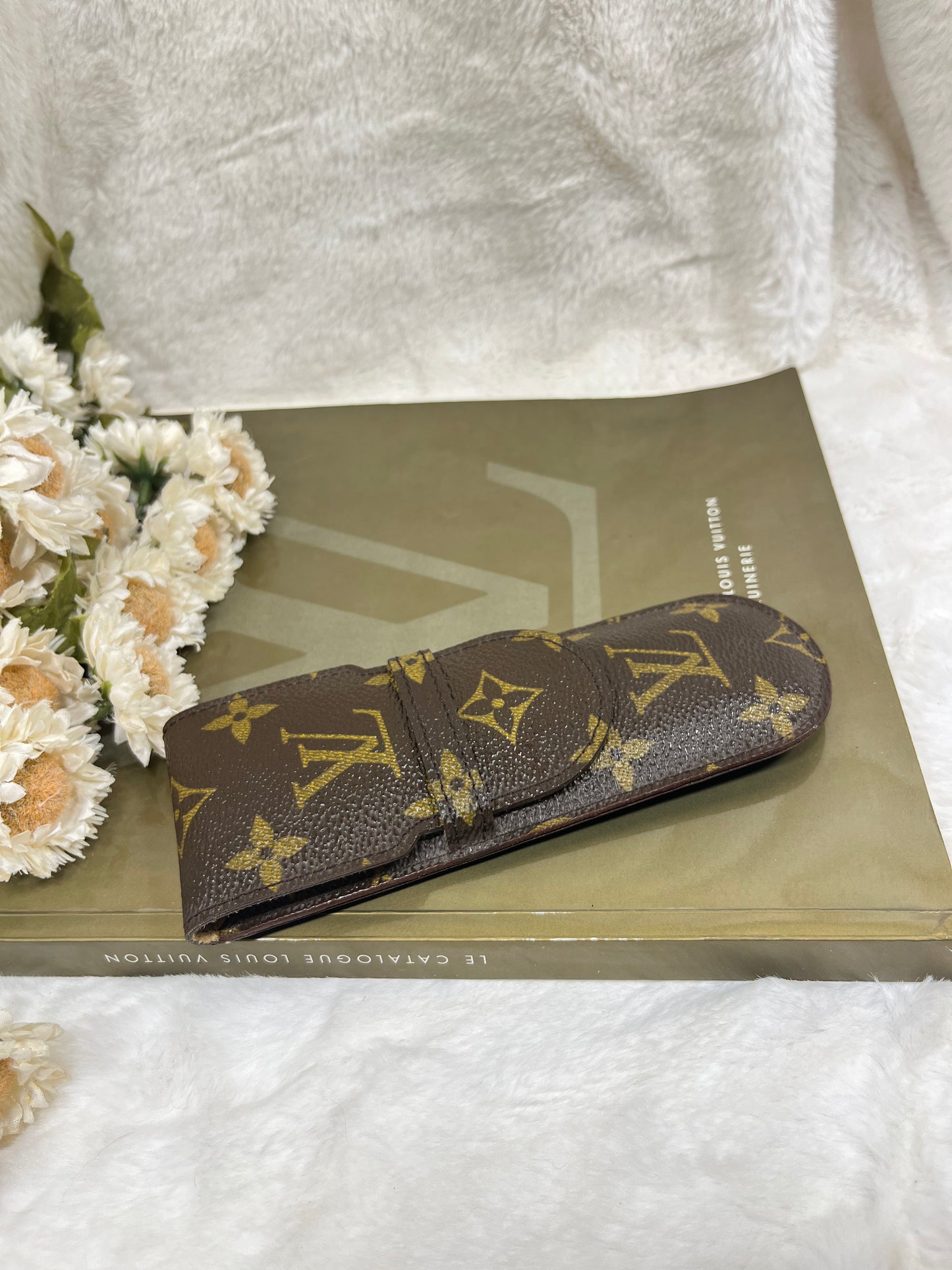 Authentic pre-owned Louis Vuitton pen/glasses case