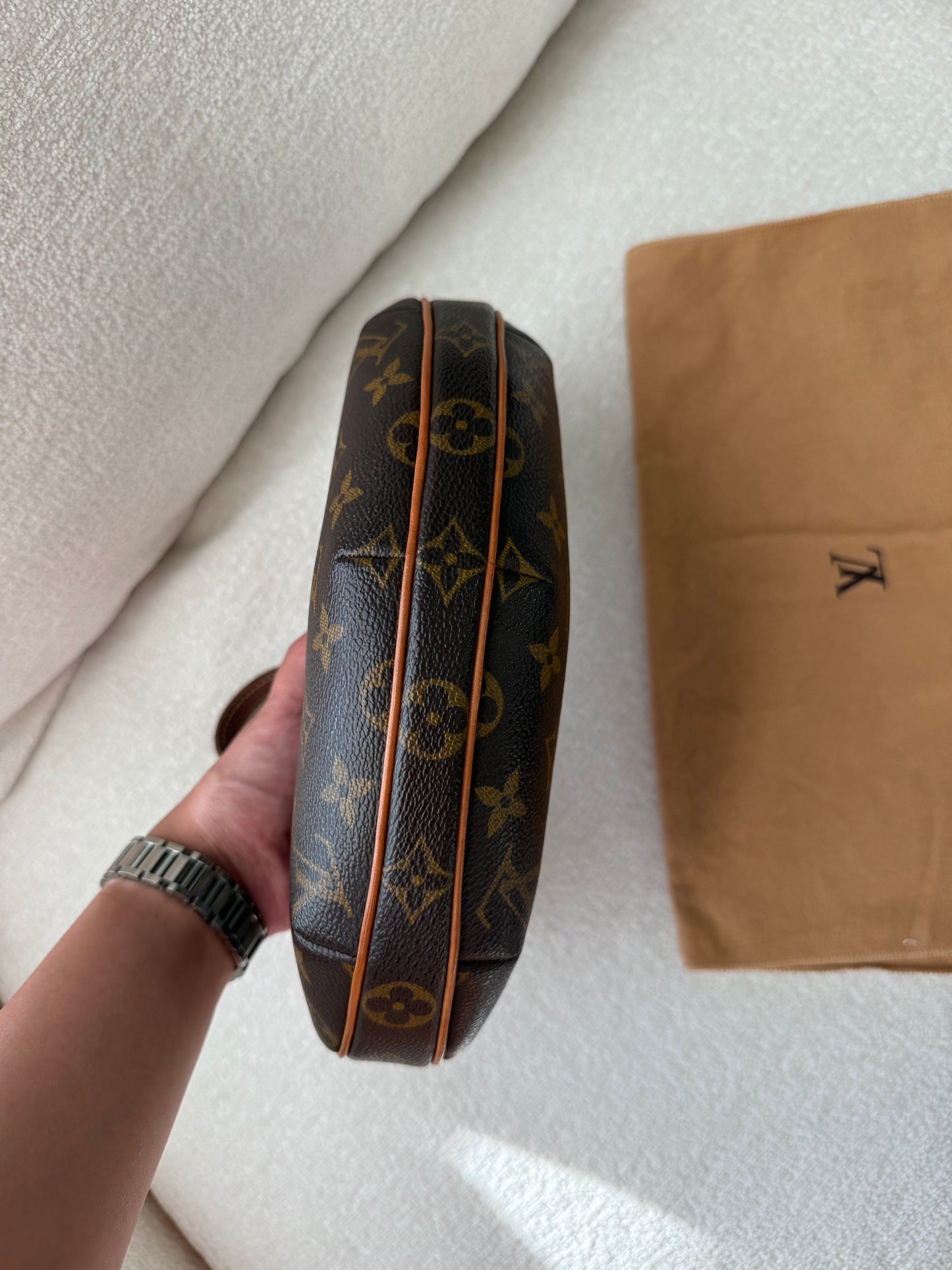 Louis Vuitton Croissant pm
