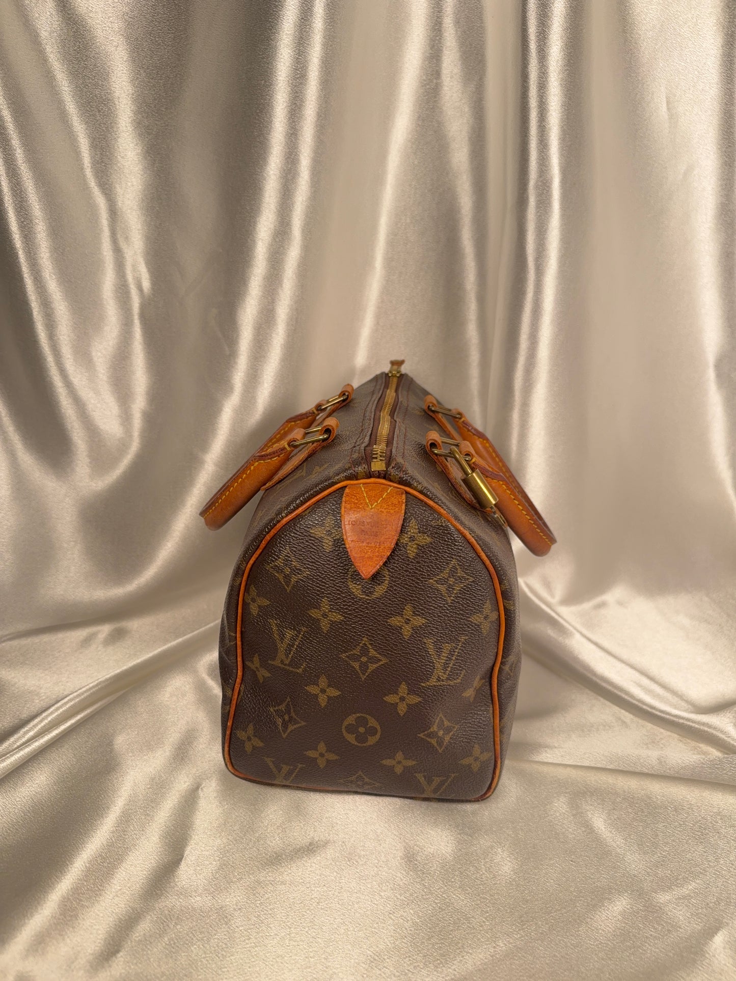 Louis Vuitton speedy 25