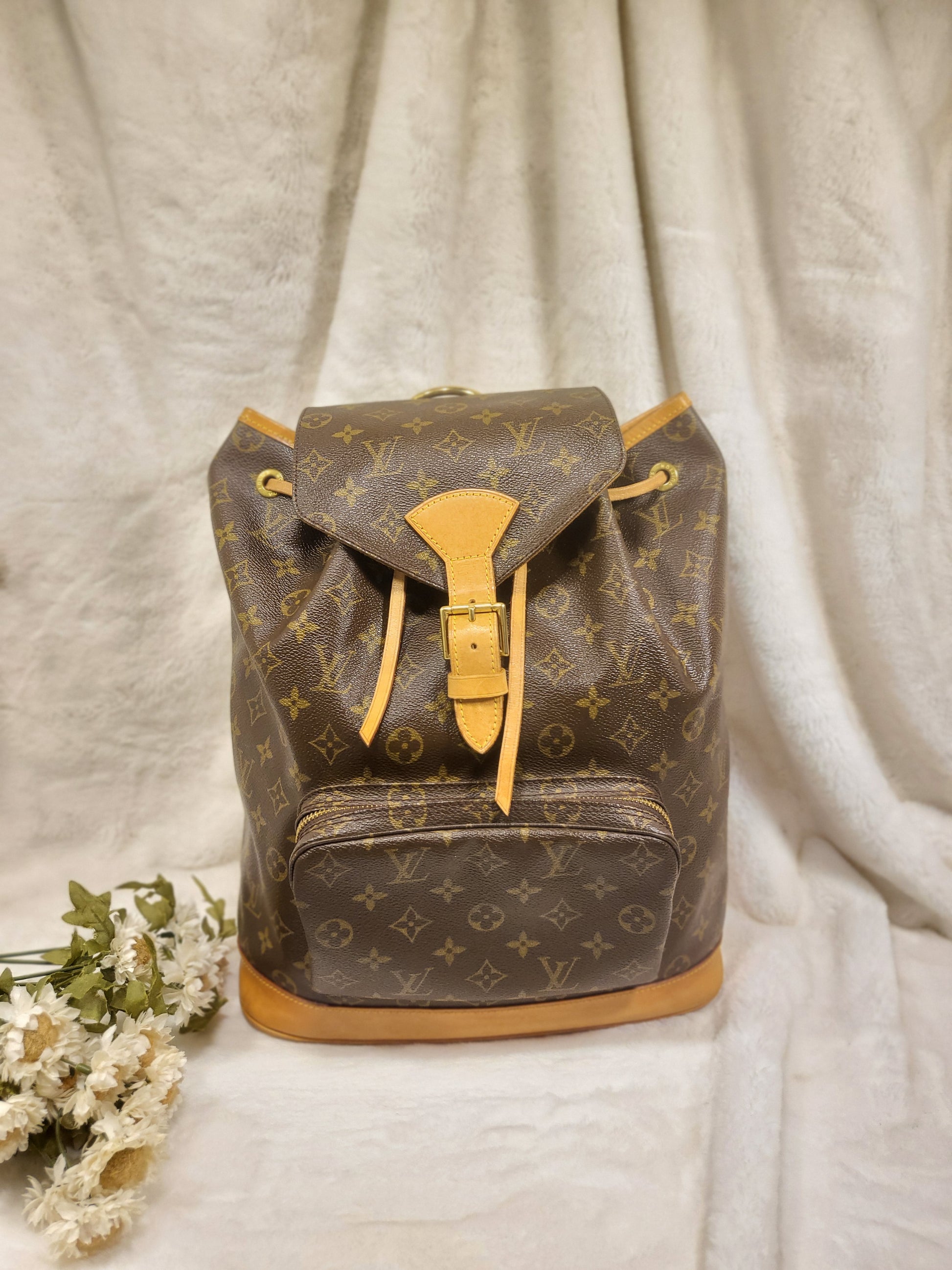 Louis Vuitton, Bags, Beautiful Authentic Louis Vuitton Montsouris Gm