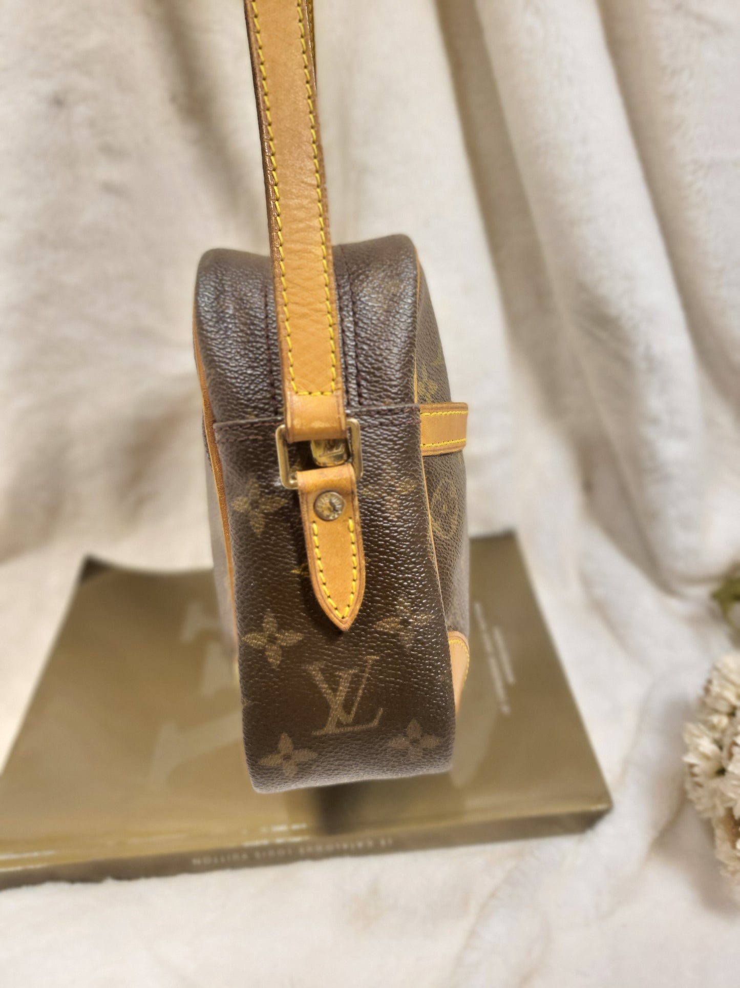 Authentic pre-owned Louis Vuitton Trocadero 23 crossbody shoulder bag