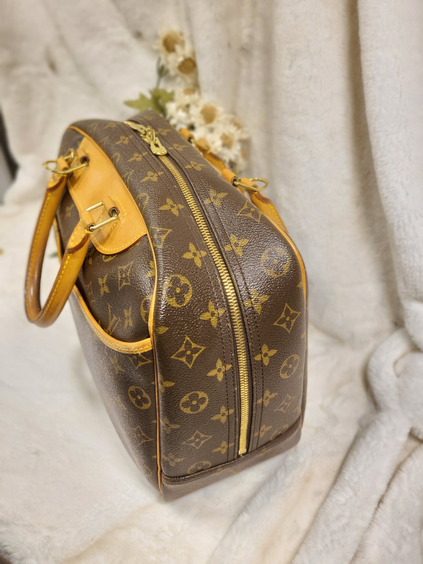 Authentic pre-owned Louis Vuitton Deauville top handle bag