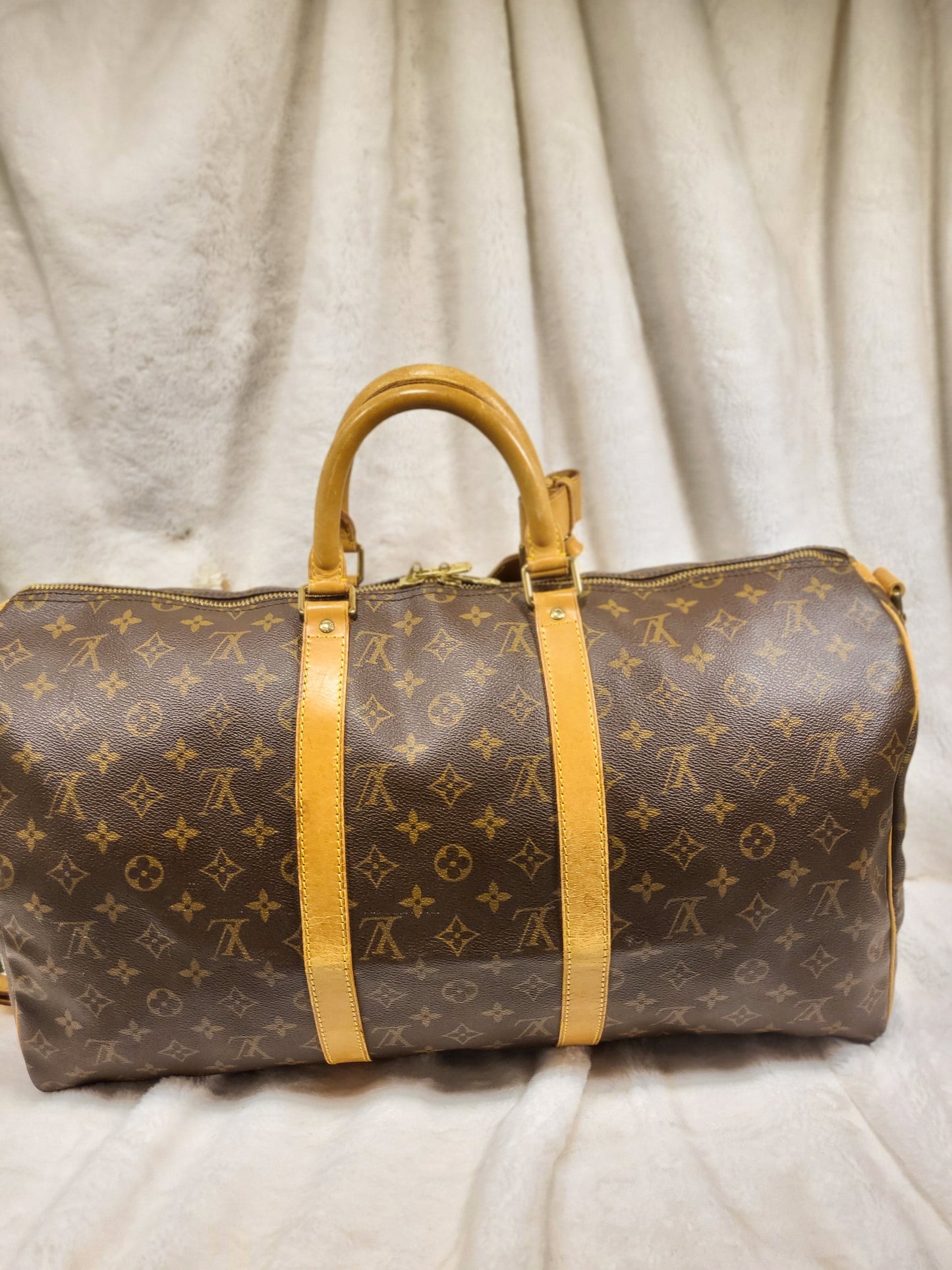 Authentic pre-owned Louis Vuitton Keepall 50 bandoliere travel luggage bag