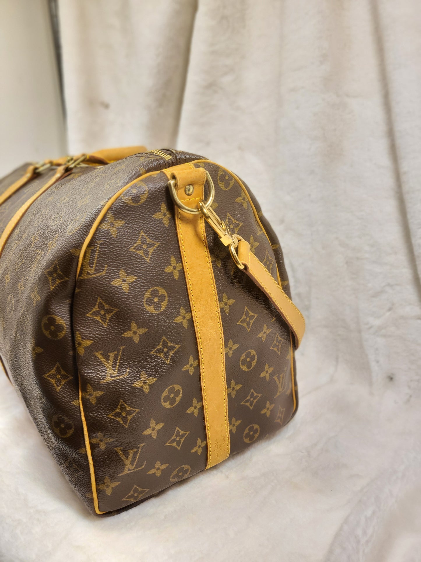 Authentic pre-owned Louis Vuitton Keepall 50 bandoliere travel luggage bag