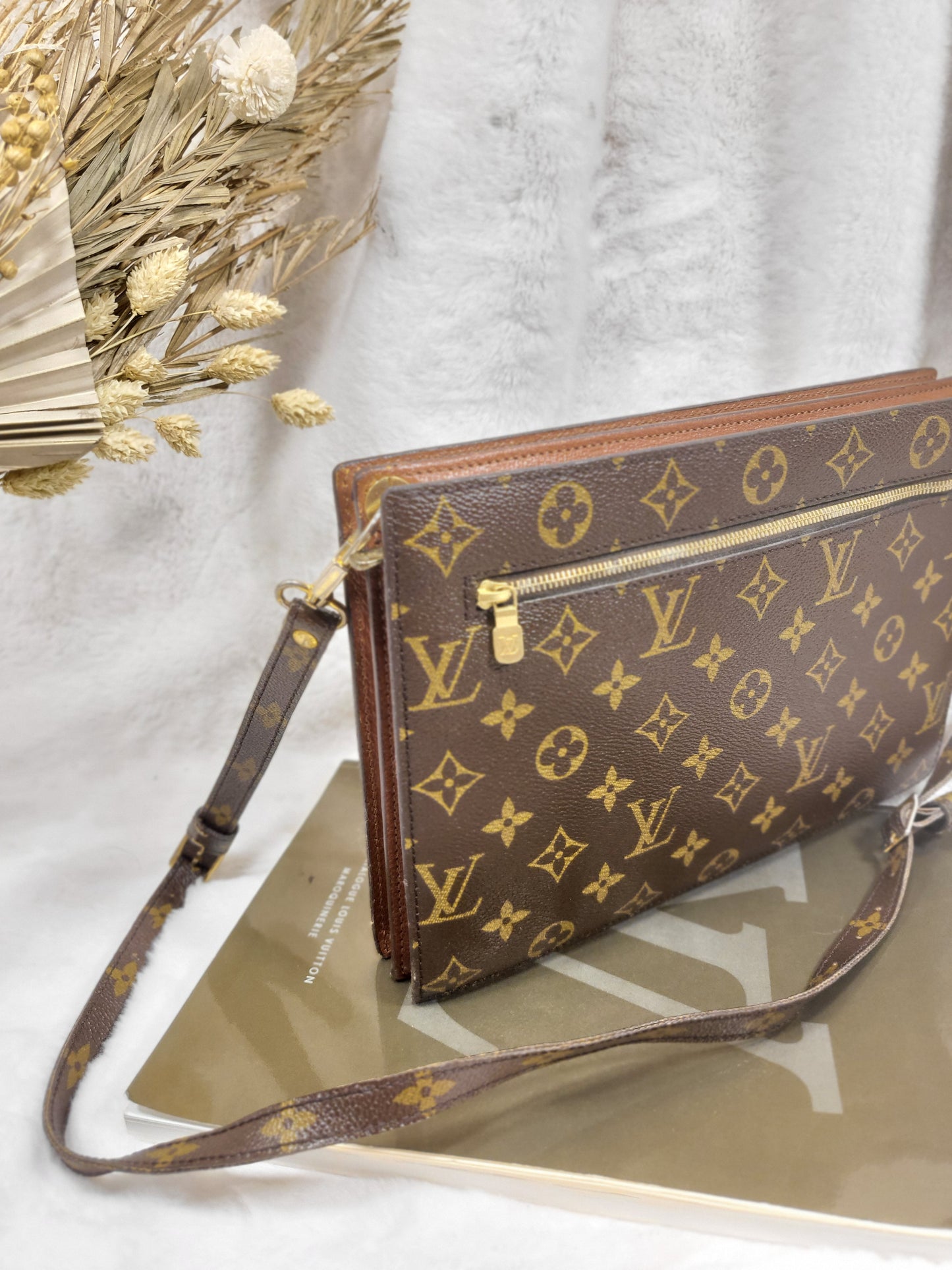 Authentic pre-owned Louis Vuitton Enghien monogram crossbody shoulder bag