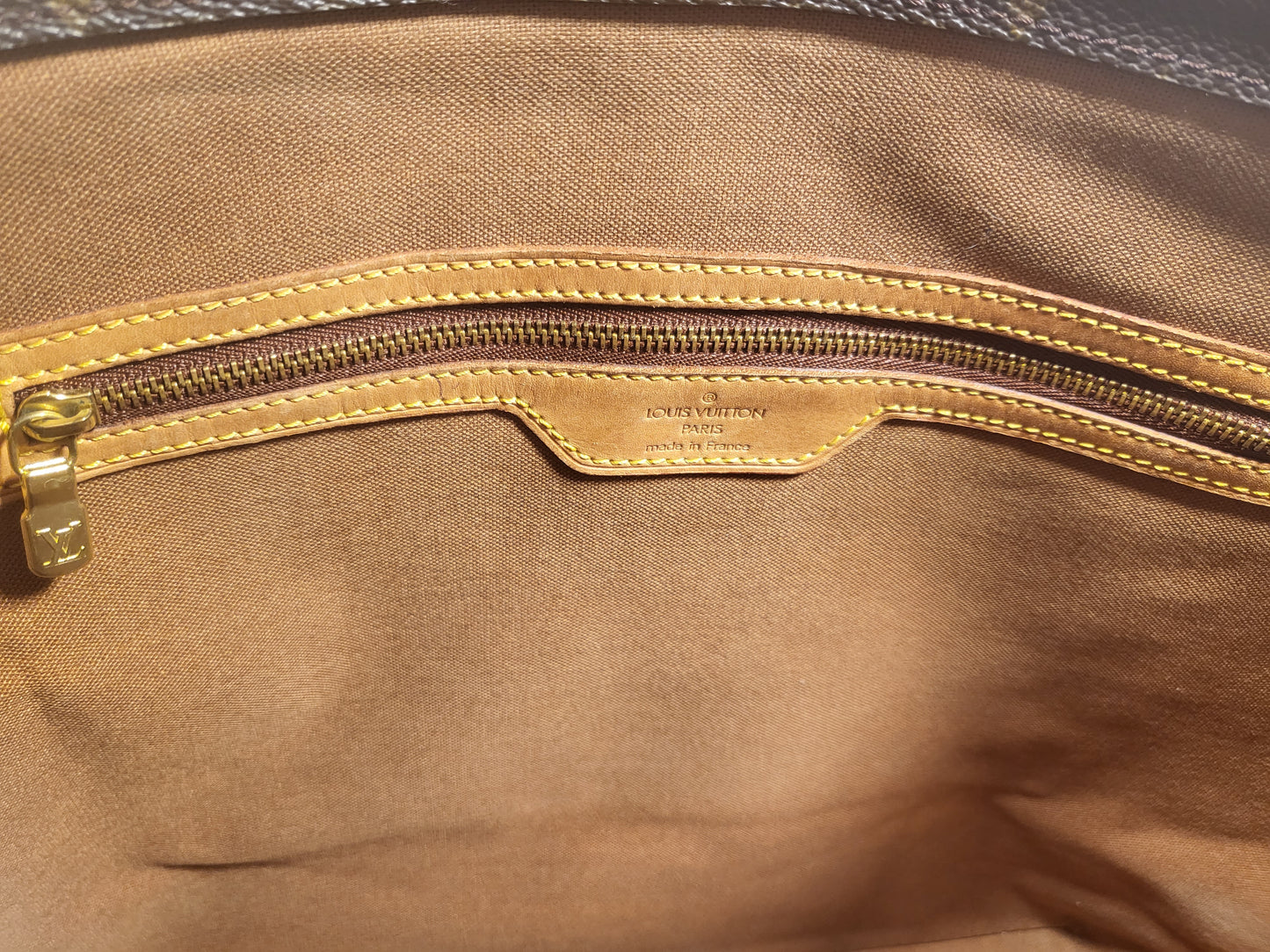 Authentic pre-owned Louis Vuitton Cabas Mezzo shoulder tote bag