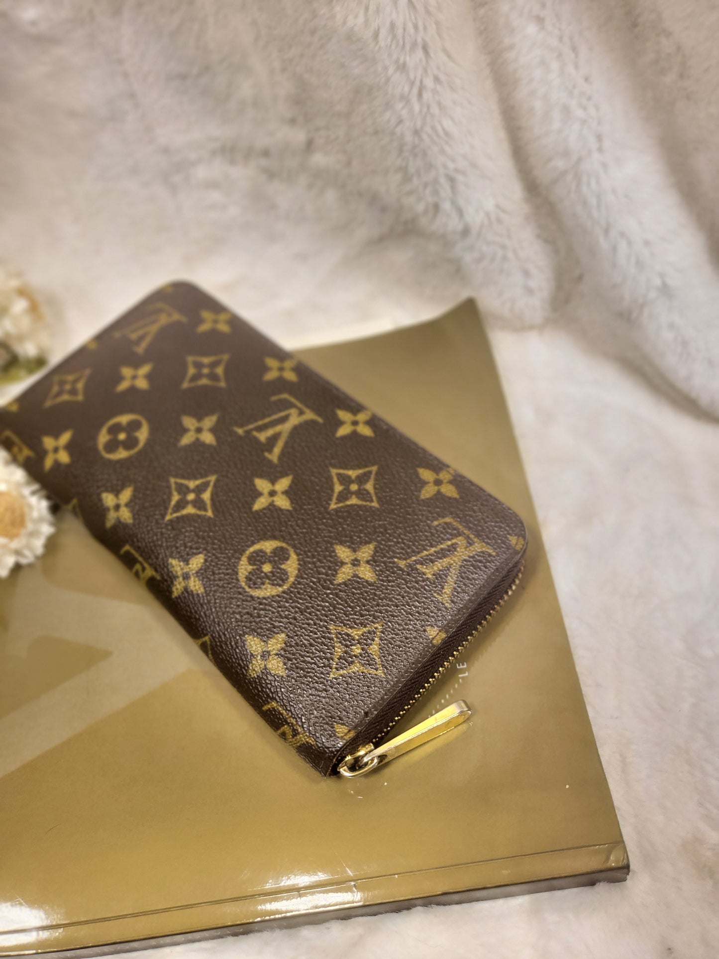 Authentic pre-owned Louis Vuitton monogram compact zippy wallet