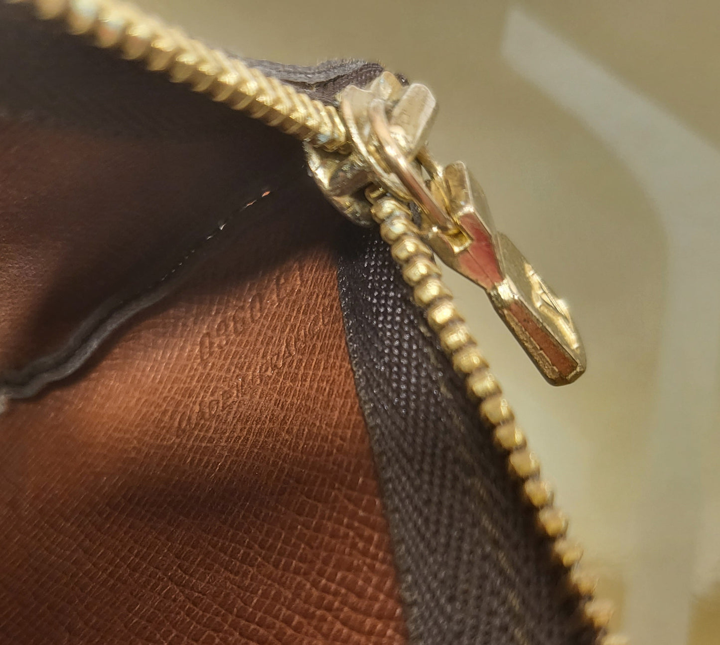 Authentic pre-owned Louis Vuitton Key cle pouch
