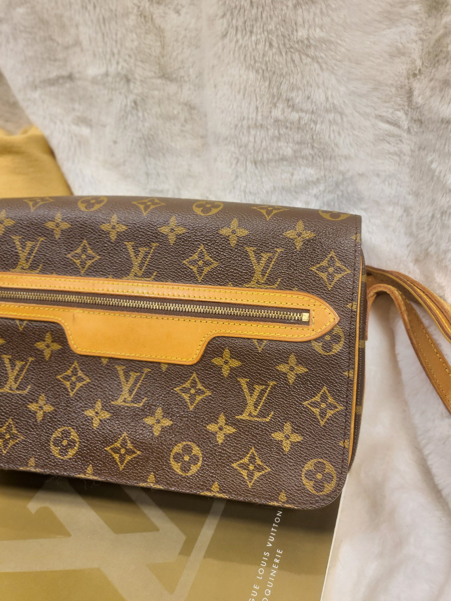 Authentic pre-owned Louis Vuitton Saint Germain 28 crossbody shoulder bag