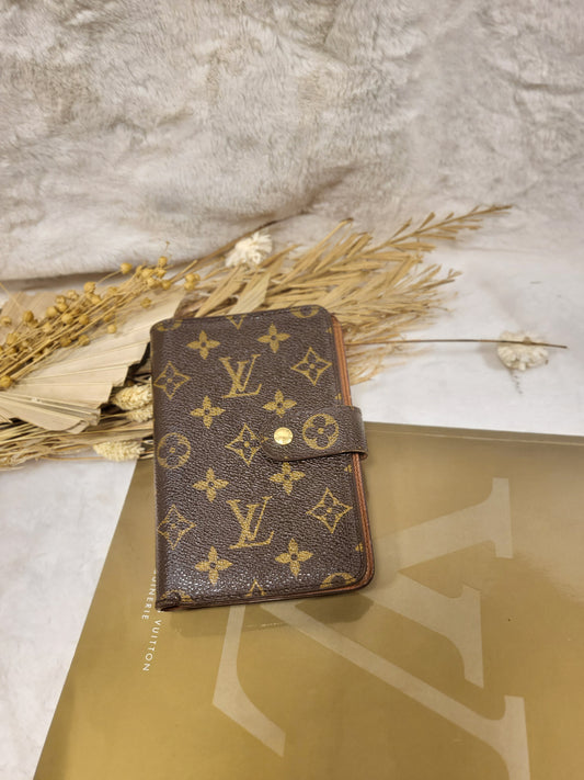 Authentic pre-owned Louis Vuitton porte papier zippy wallet