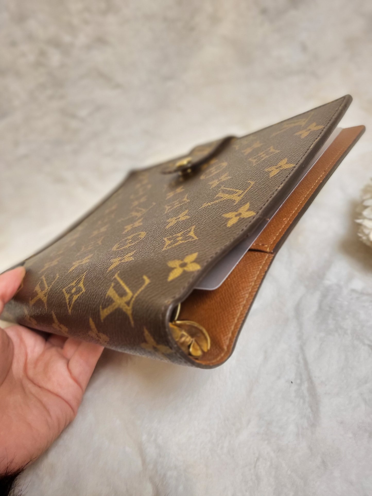 Authentic pre-owned Louis Vuitton agenda gm