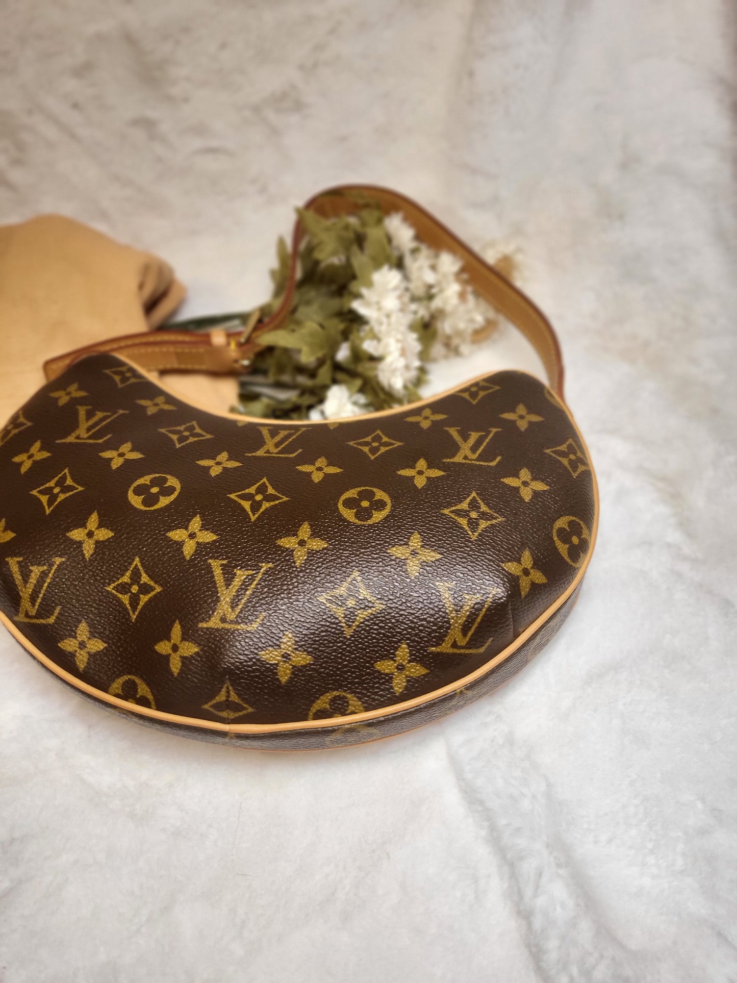Authentic pre-owned Louis Vuitton Croissant pm shoulder bag