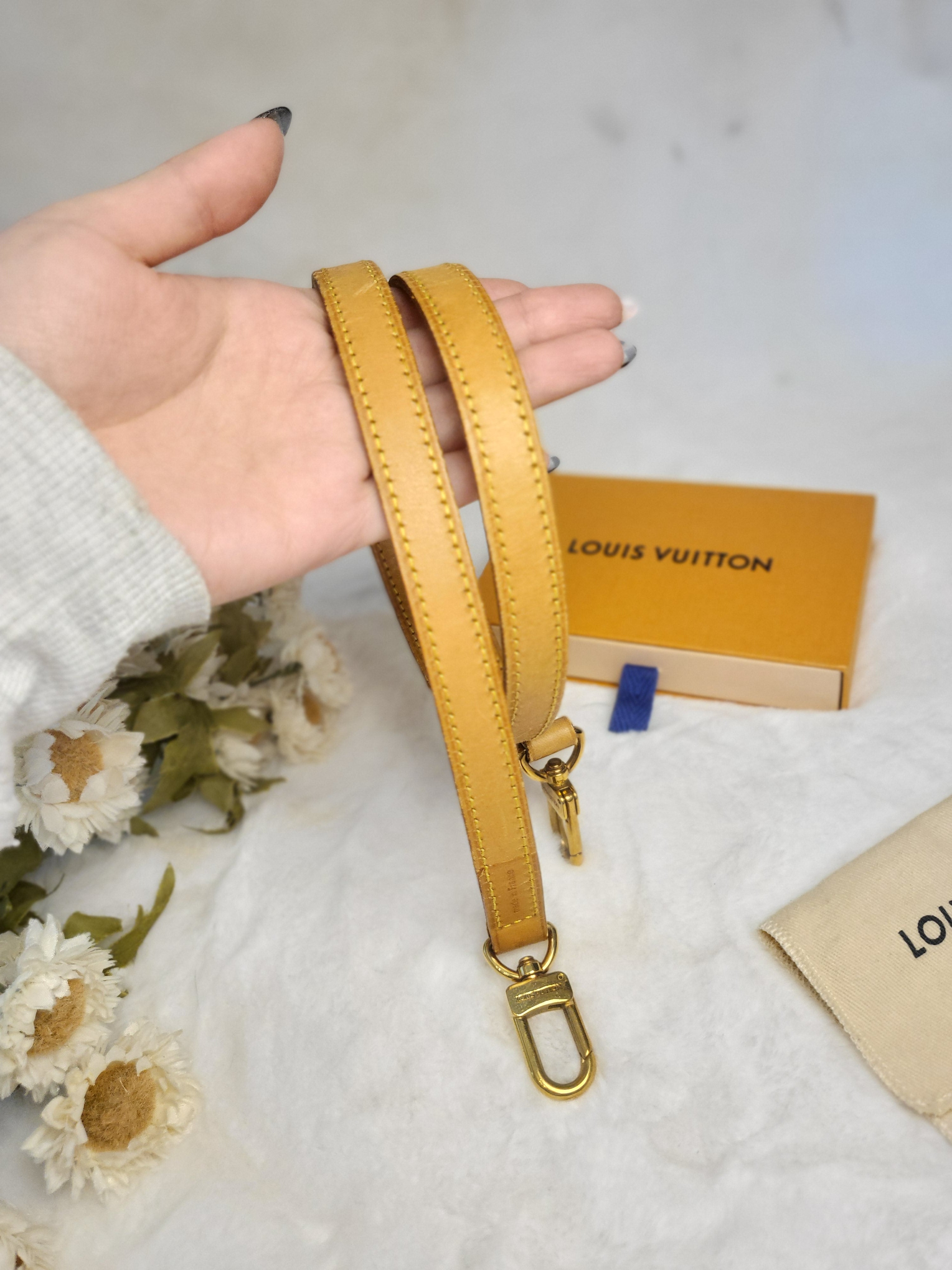 Authentic Louis Vuitton vintage shoulder purchases strap