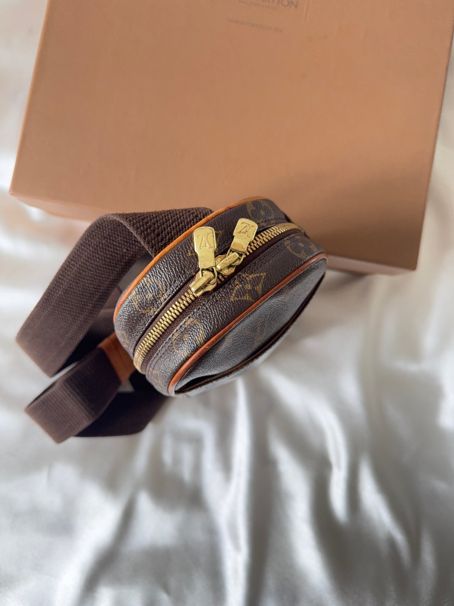 Louis Vuitton Pochette Gange